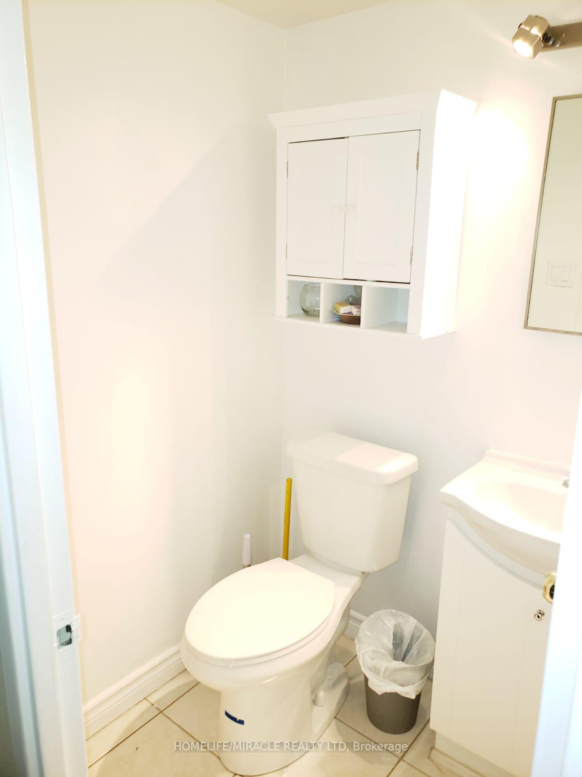 2 Bedrooms Condo at 121 Trudelle, Toronto For sale