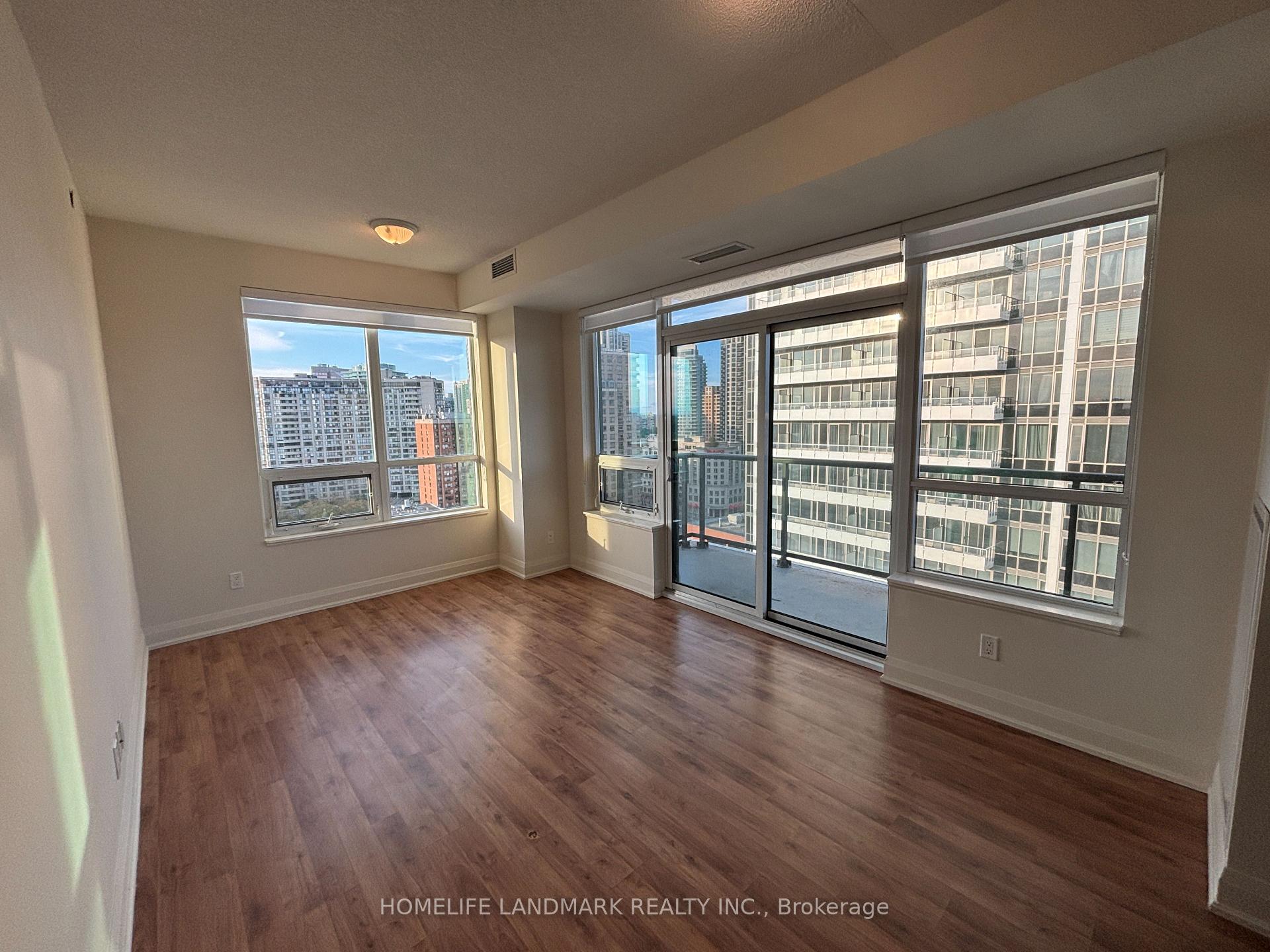 2 Bedrooms Condo at 68 Canterbury,  Toronto For sale