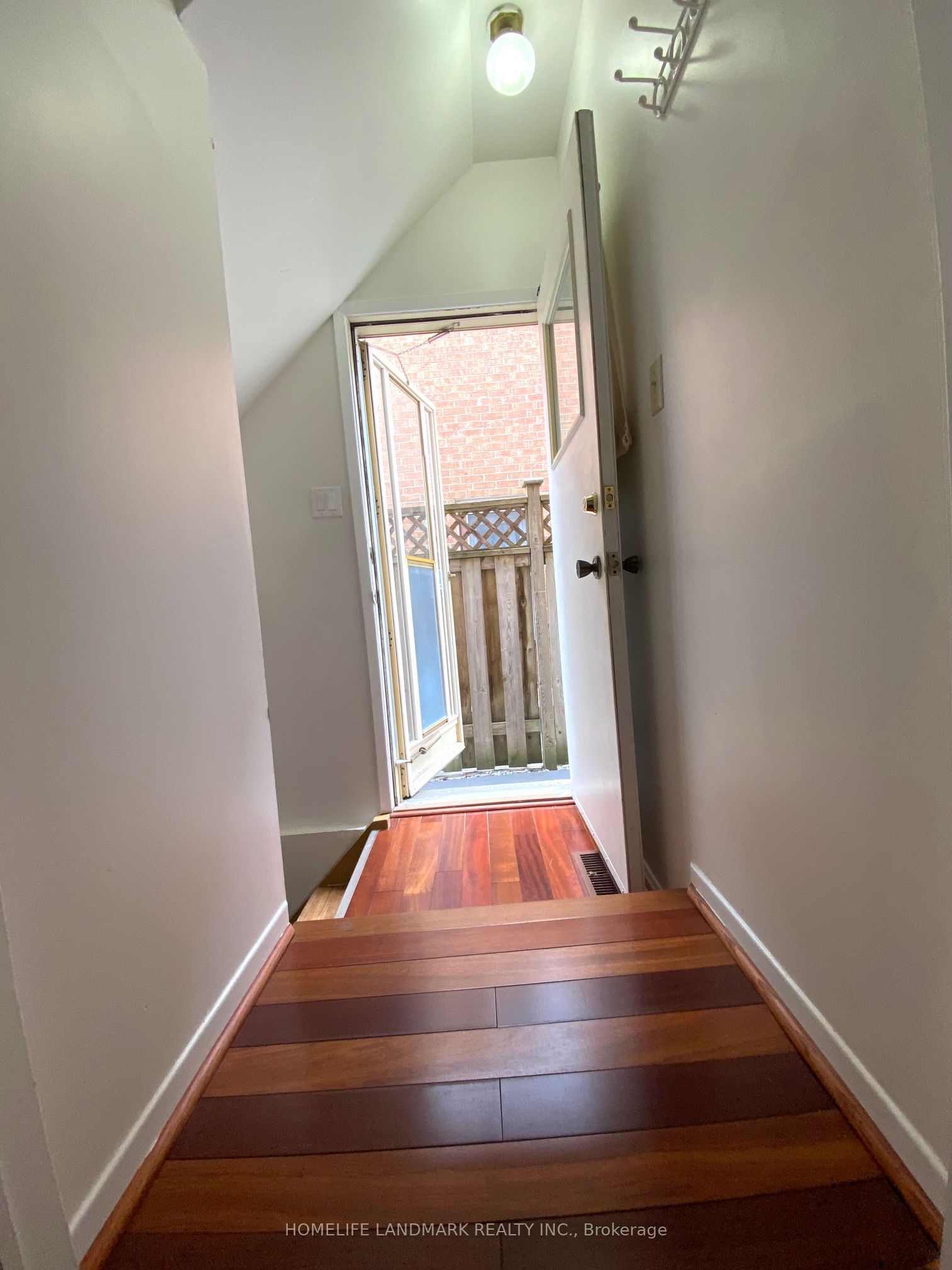 15 Hanson Road