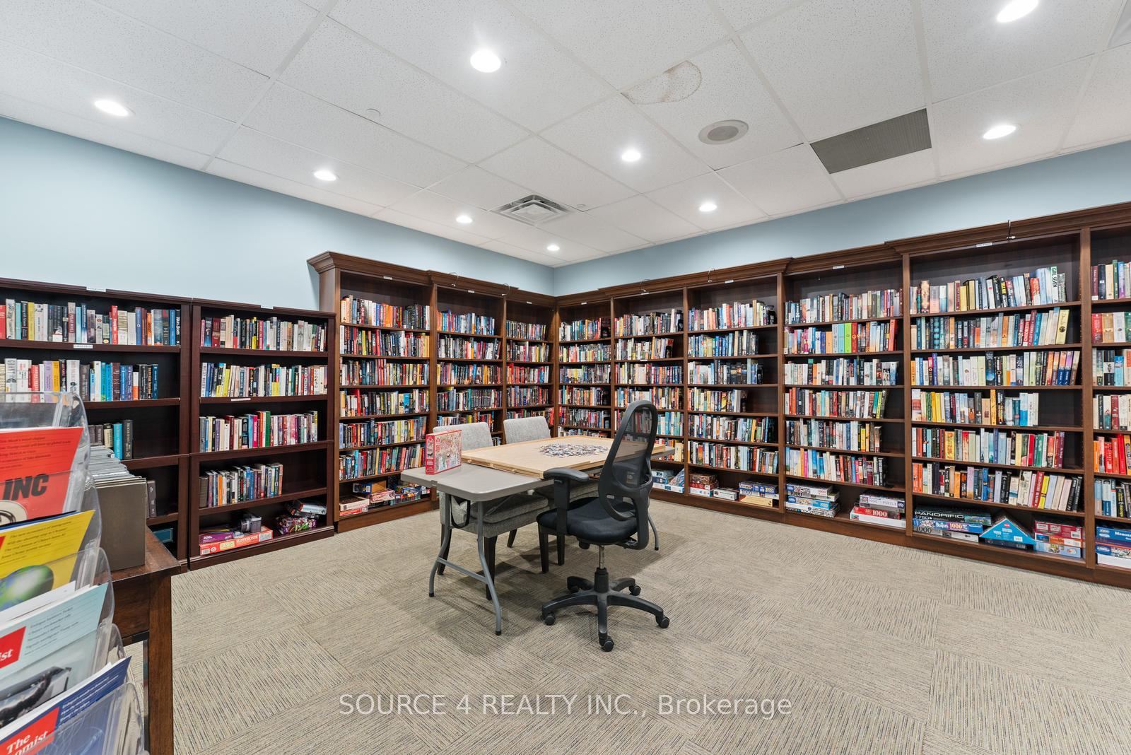 4 Bedrooms Condo at 1300 Bloor, Mississauga For sale