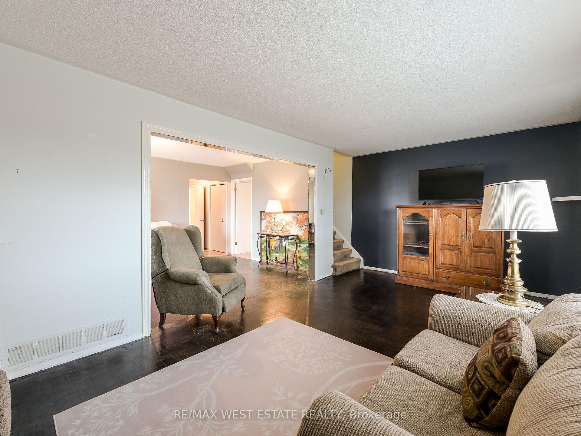4 Bedrooms Condo at 3665 Flamewood,  Mississauga For sale