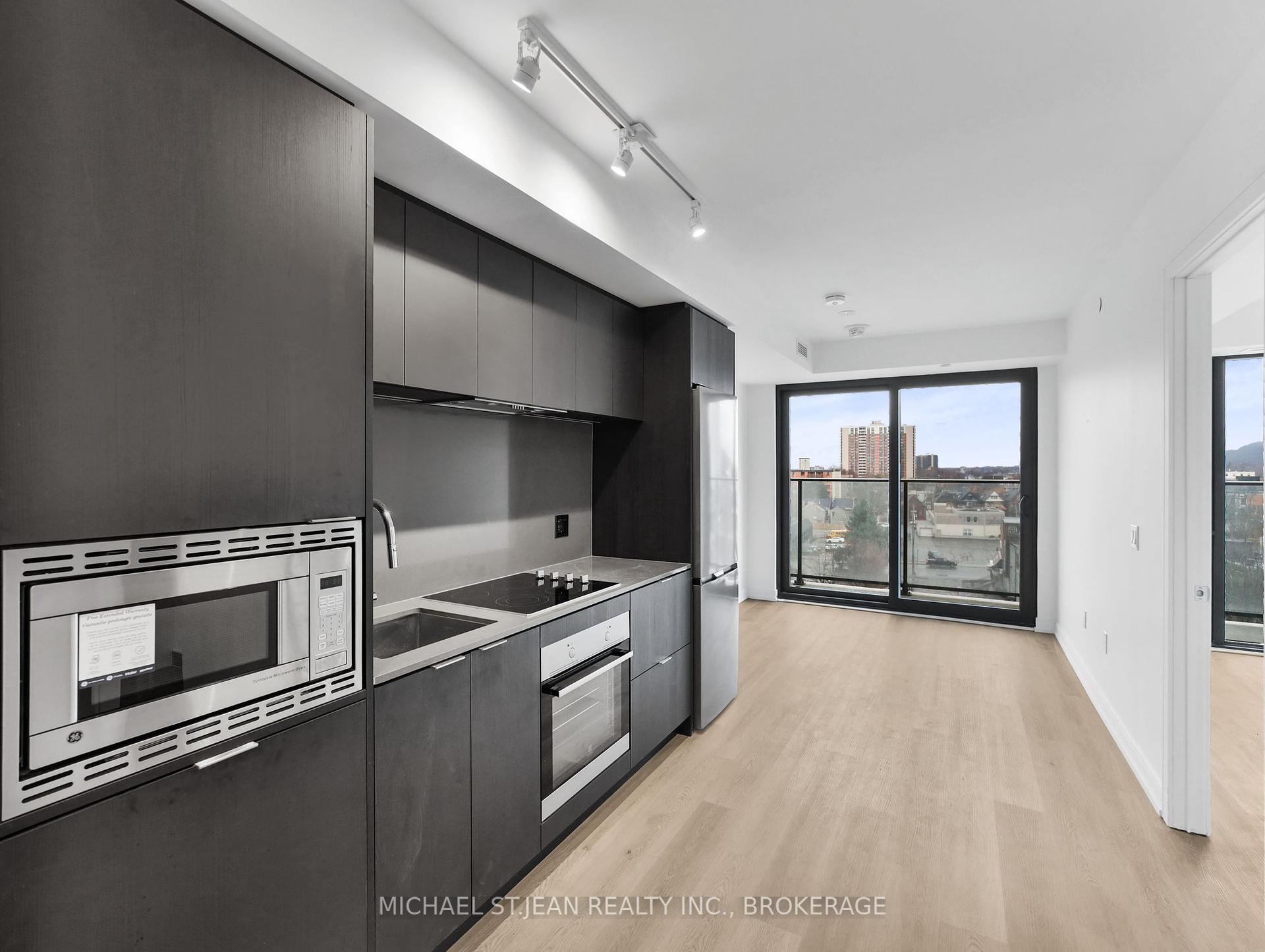 1 Bedroom Condo at 1 Jarvis,  Hamilton For sale