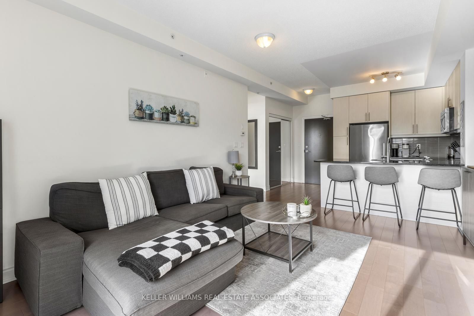 3170 Erin Mills Parkway, #420