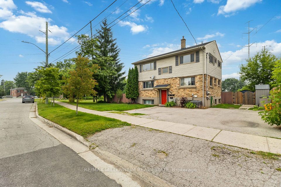 1490 Mclarenwood Terrace
