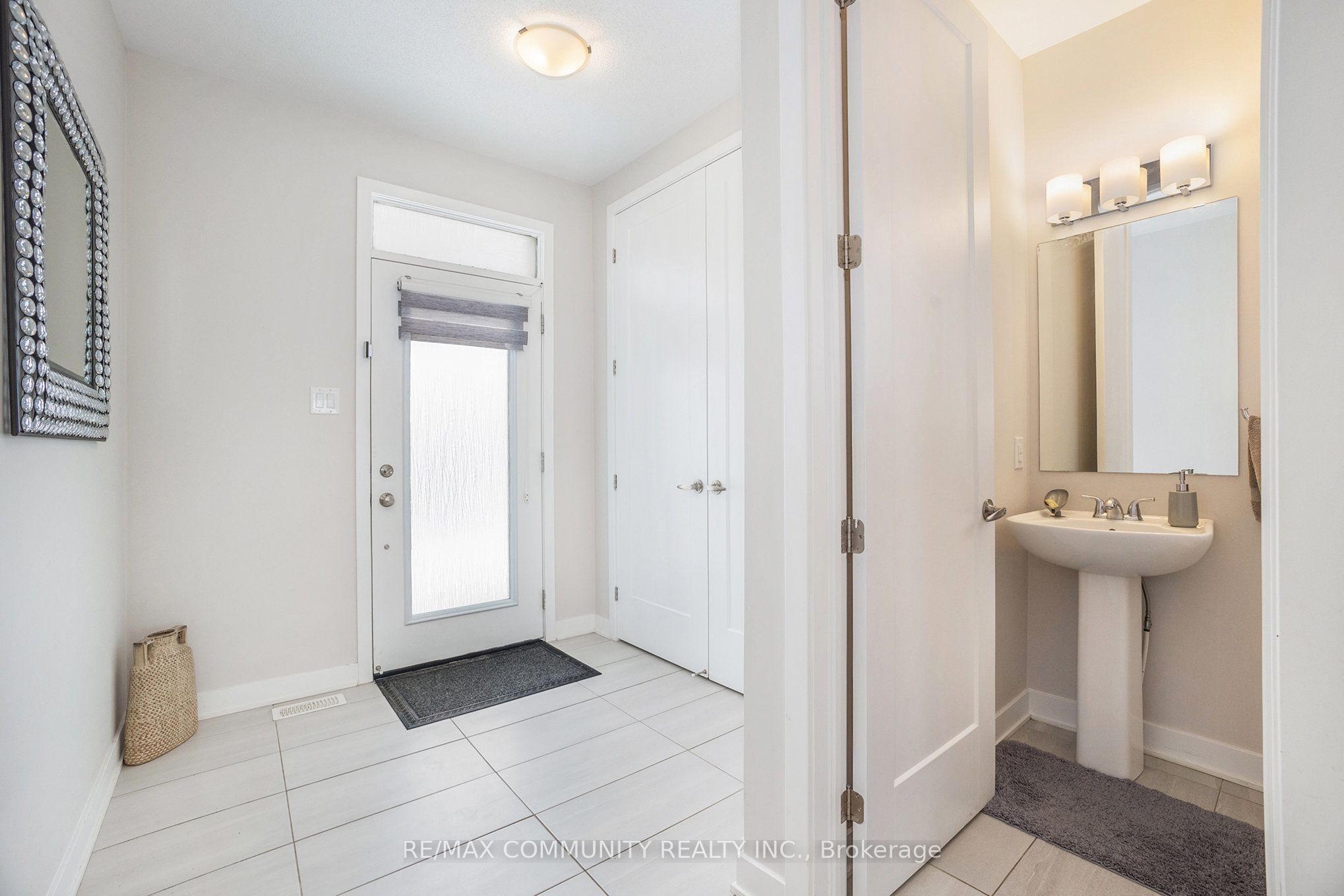 243 Pursuit Terrace, StittsvilleMunsterRichmond, ON K0A 2Z0