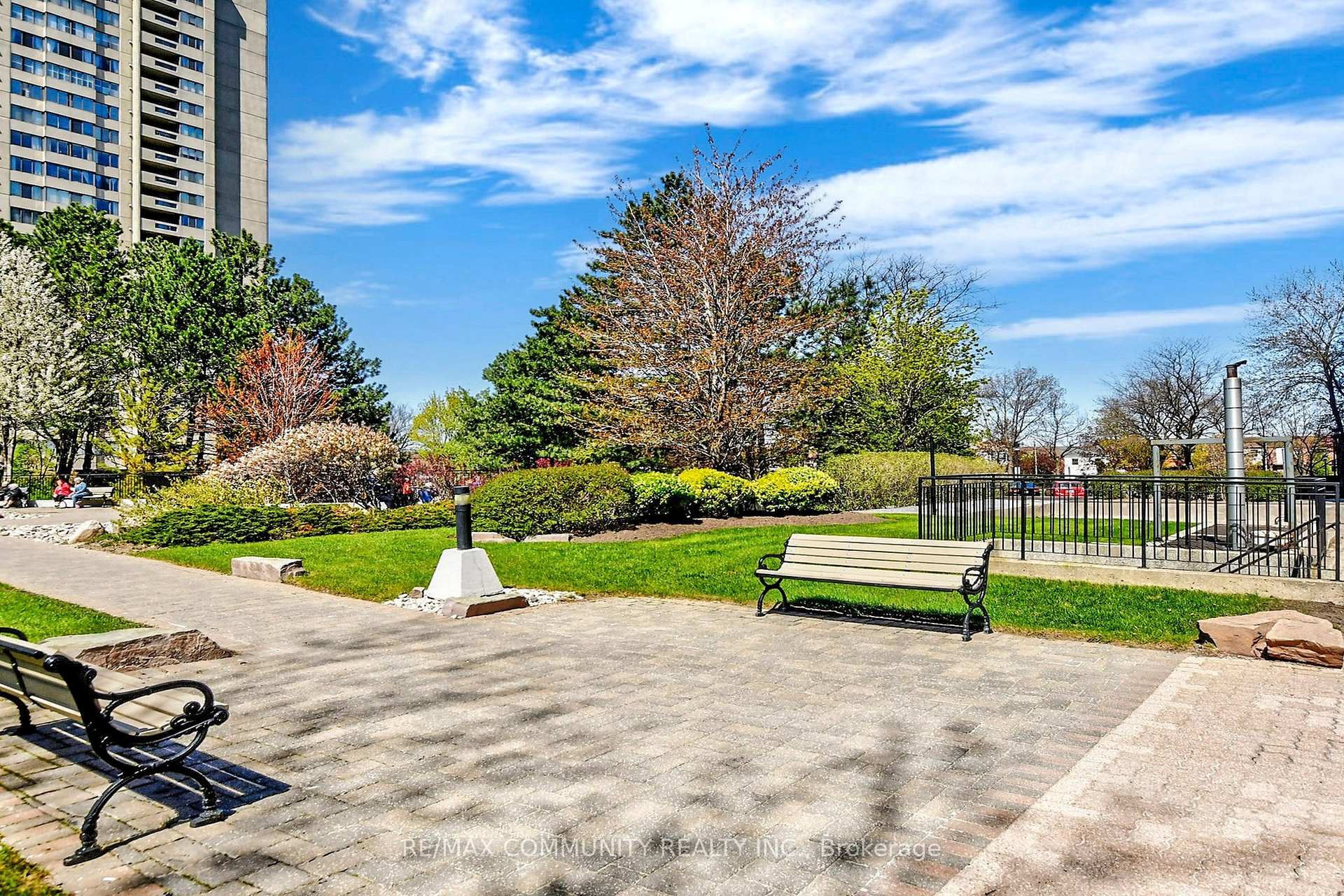 3 Bedrooms Condo at 2330 Bridletowne, Toronto For sale