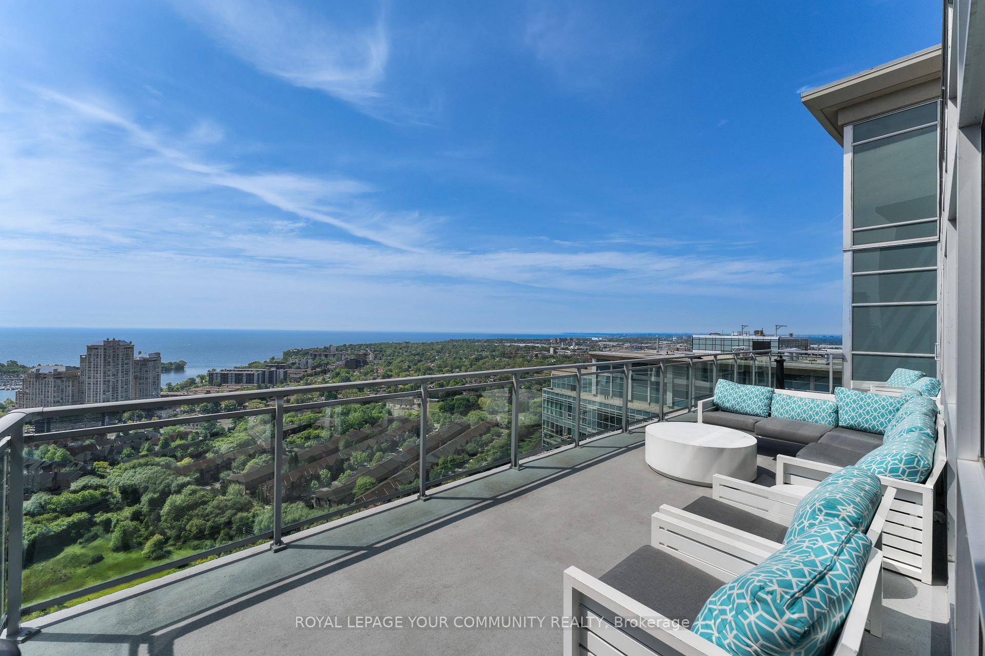 2 Bedrooms Condo at 165 Legion, Toronto For sale