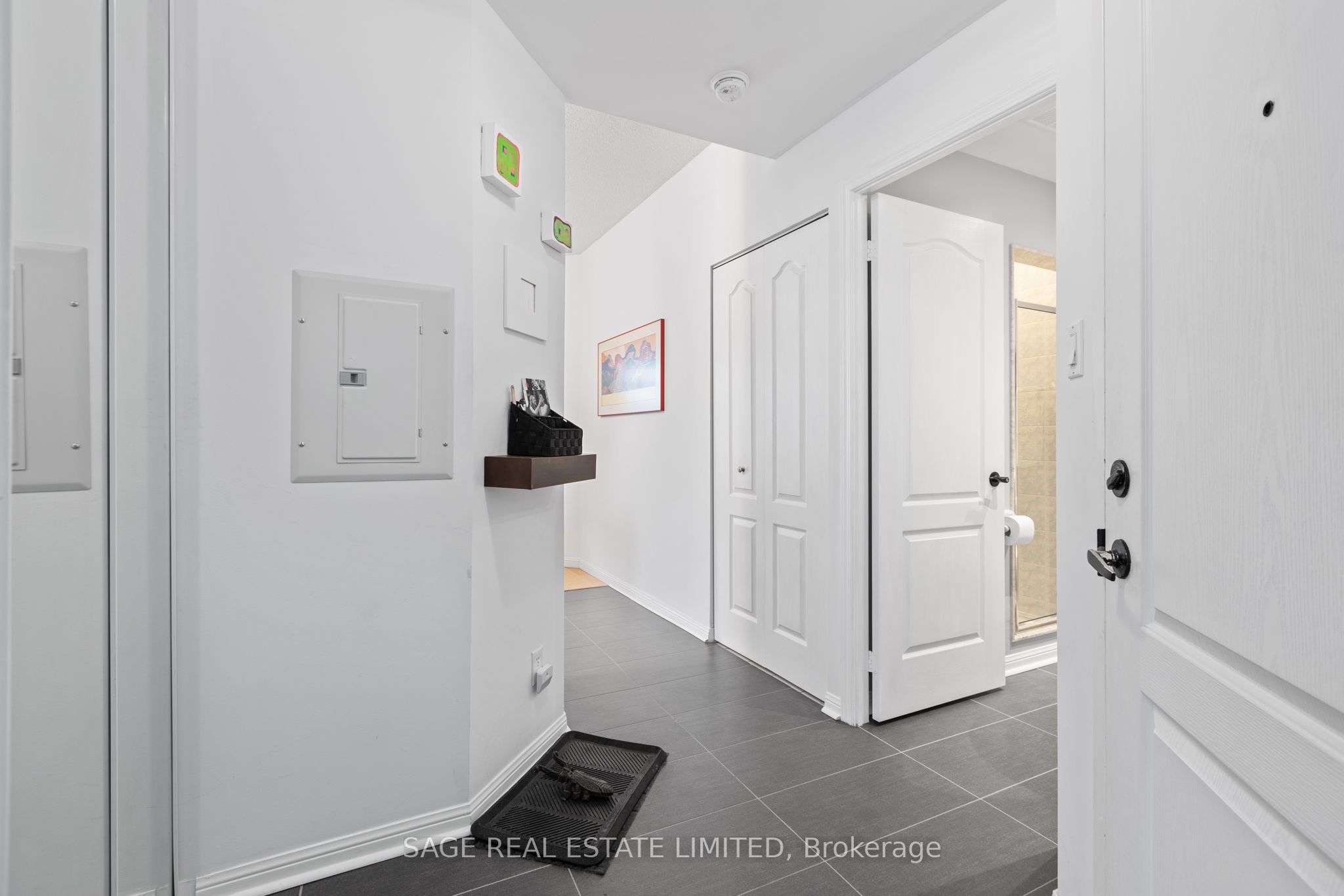 55 Lorindale Avenue, #105