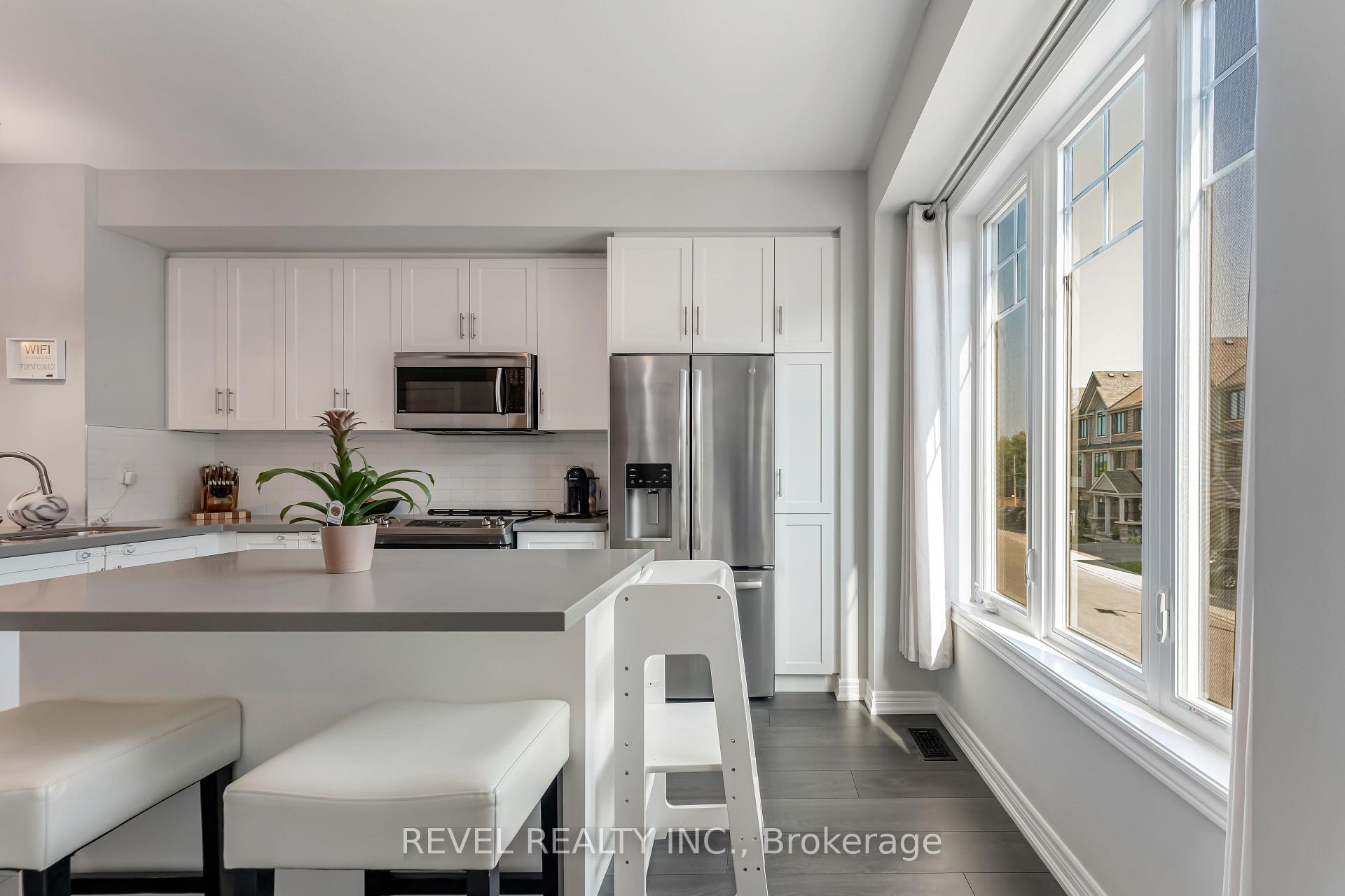 3 Bedrooms Condo at 288 Glover, Hamilton For sale