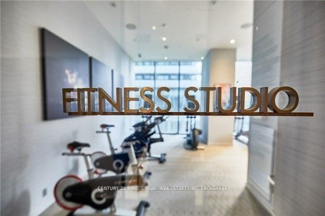 42 Charles Street E, #4102