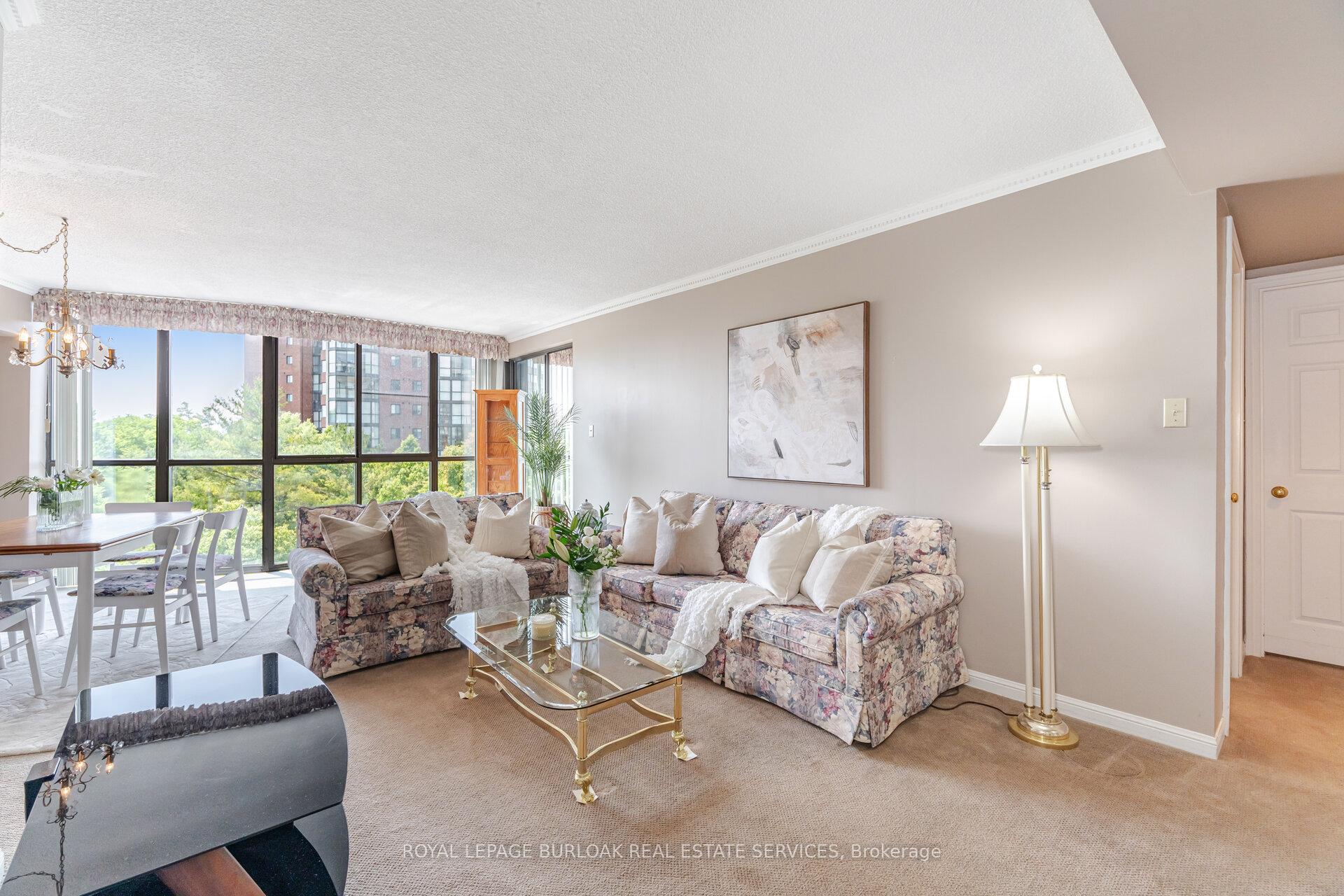 2 Bedrooms Condo at 1230 Marlborough, Oakville For sale