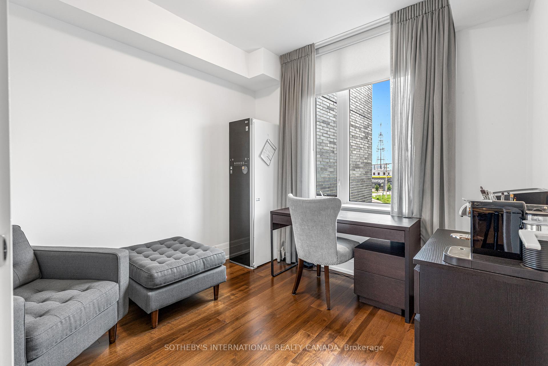 4 Bedrooms Condo at 25 Malcolm, Toronto For sale