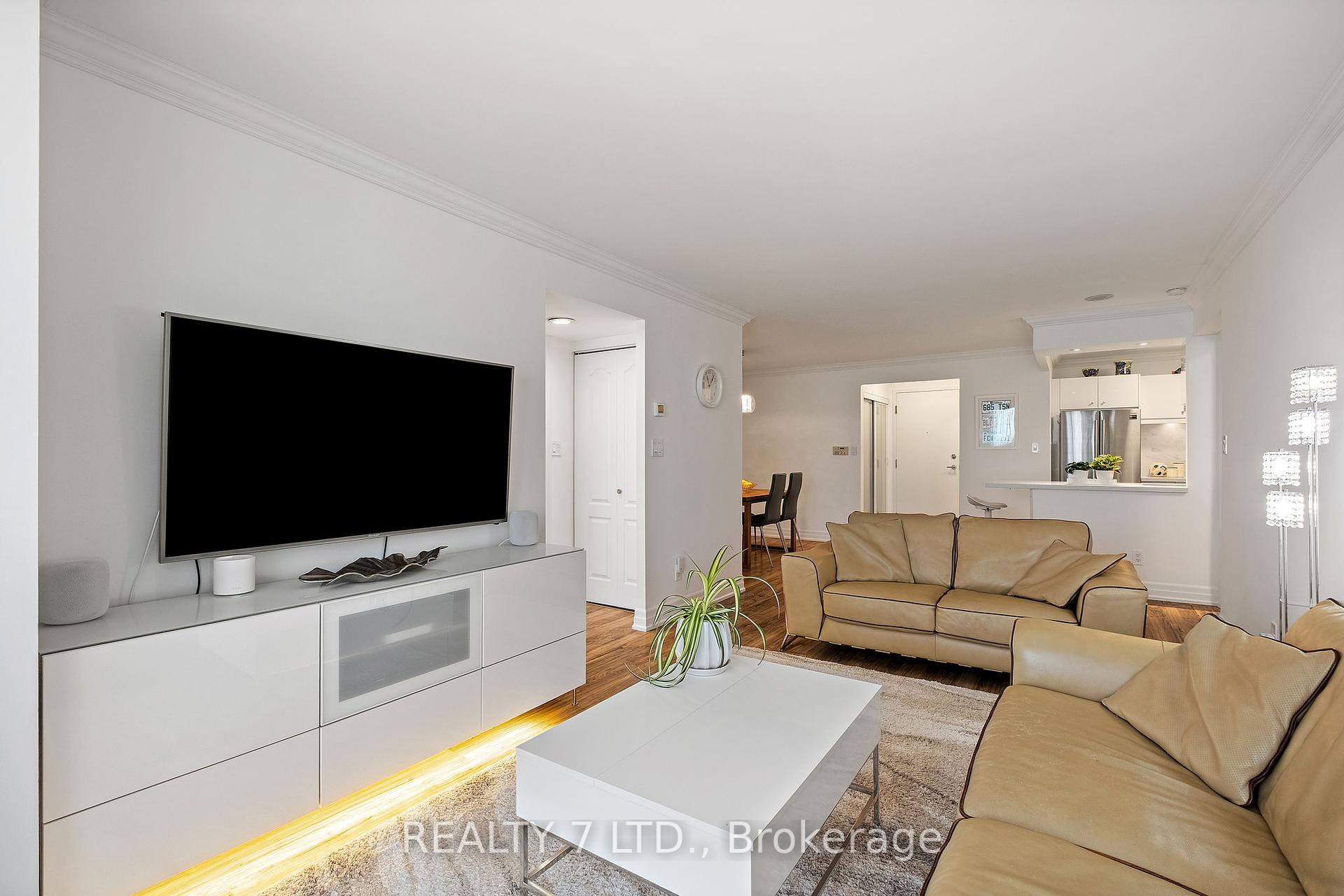 2 Bedrooms Condo at 850 Steeles, Vaughan For sale