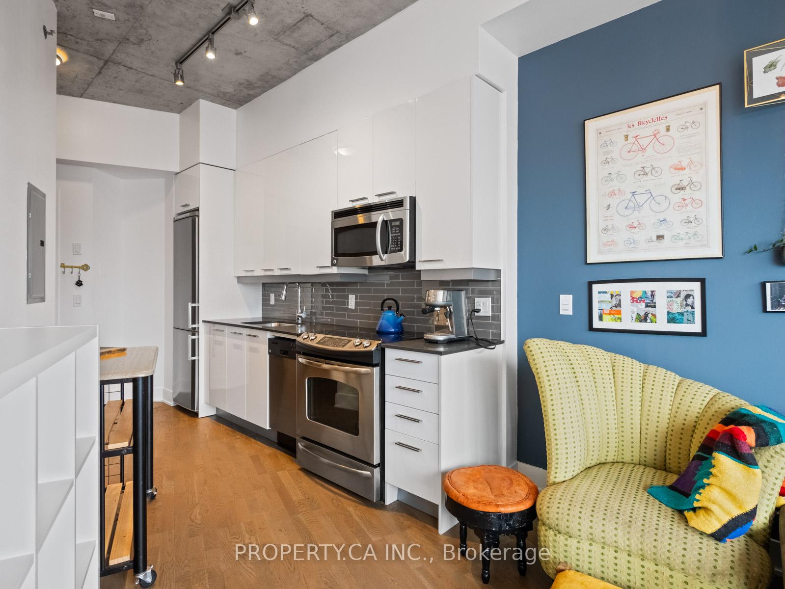 2 Bedrooms Condo at 90 Trinity,  Toronto For sale