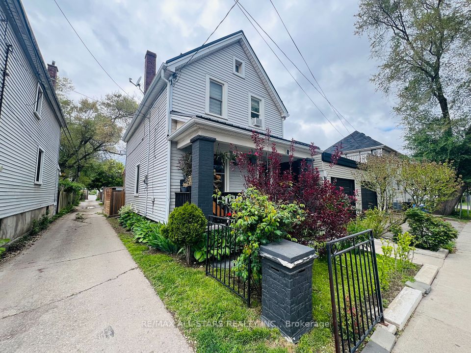 47 Douglas Avenue, Hamilton, ON L8L 5R1