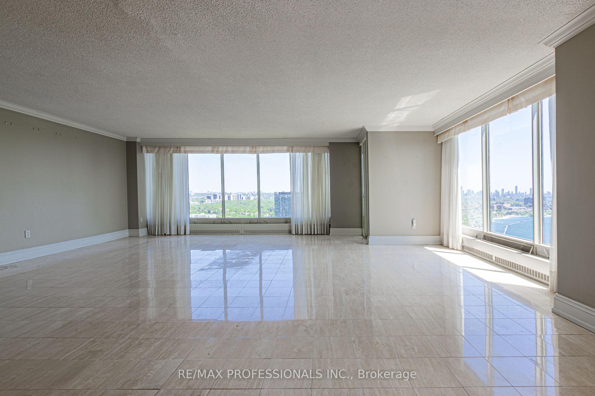 3 Bedrooms Condo at 2045 Lake Shore,  Toronto For sale