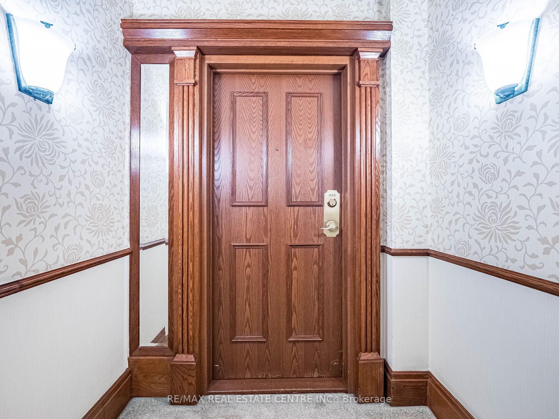 3 Bedrooms Condo at 168 Bonis, Toronto For sale