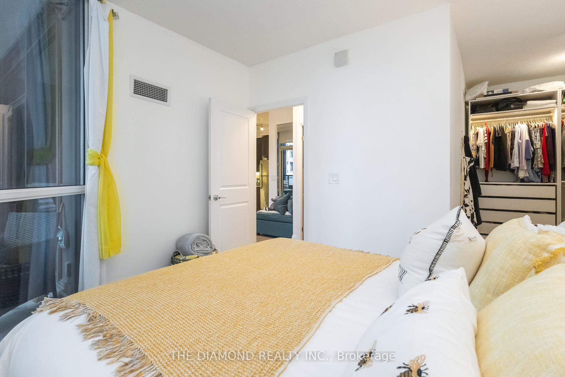 2 Bedrooms Condo at 1185 The Queensway, Toronto For sale