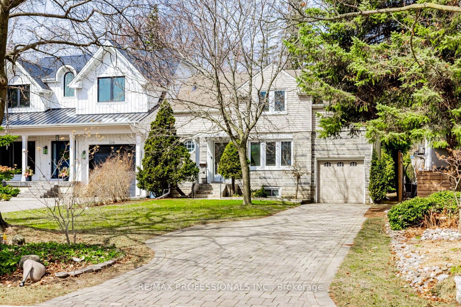 228 The Kingsway, Toronto, ON M9A 3T5
