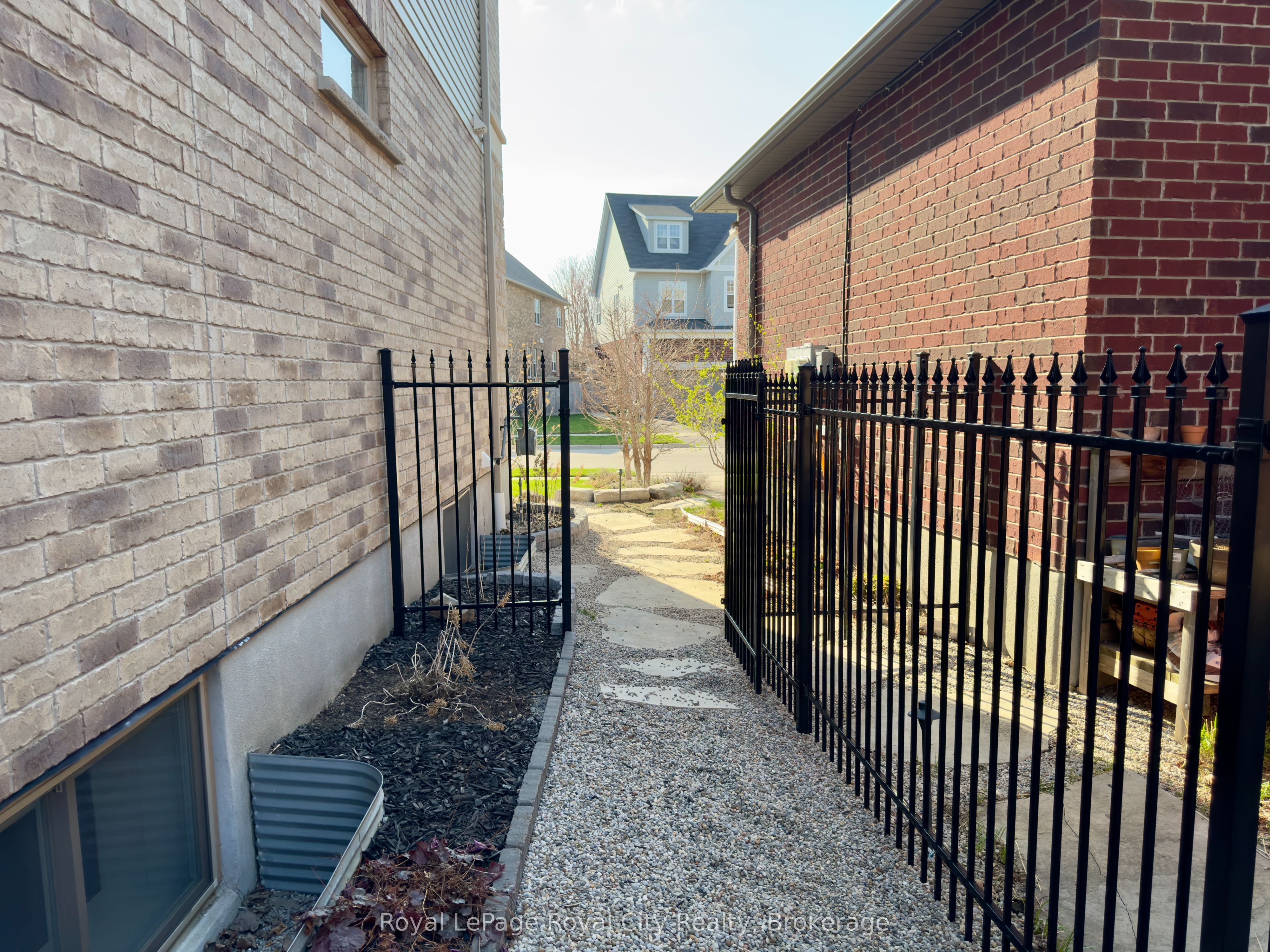 213 Tremaine Crescent