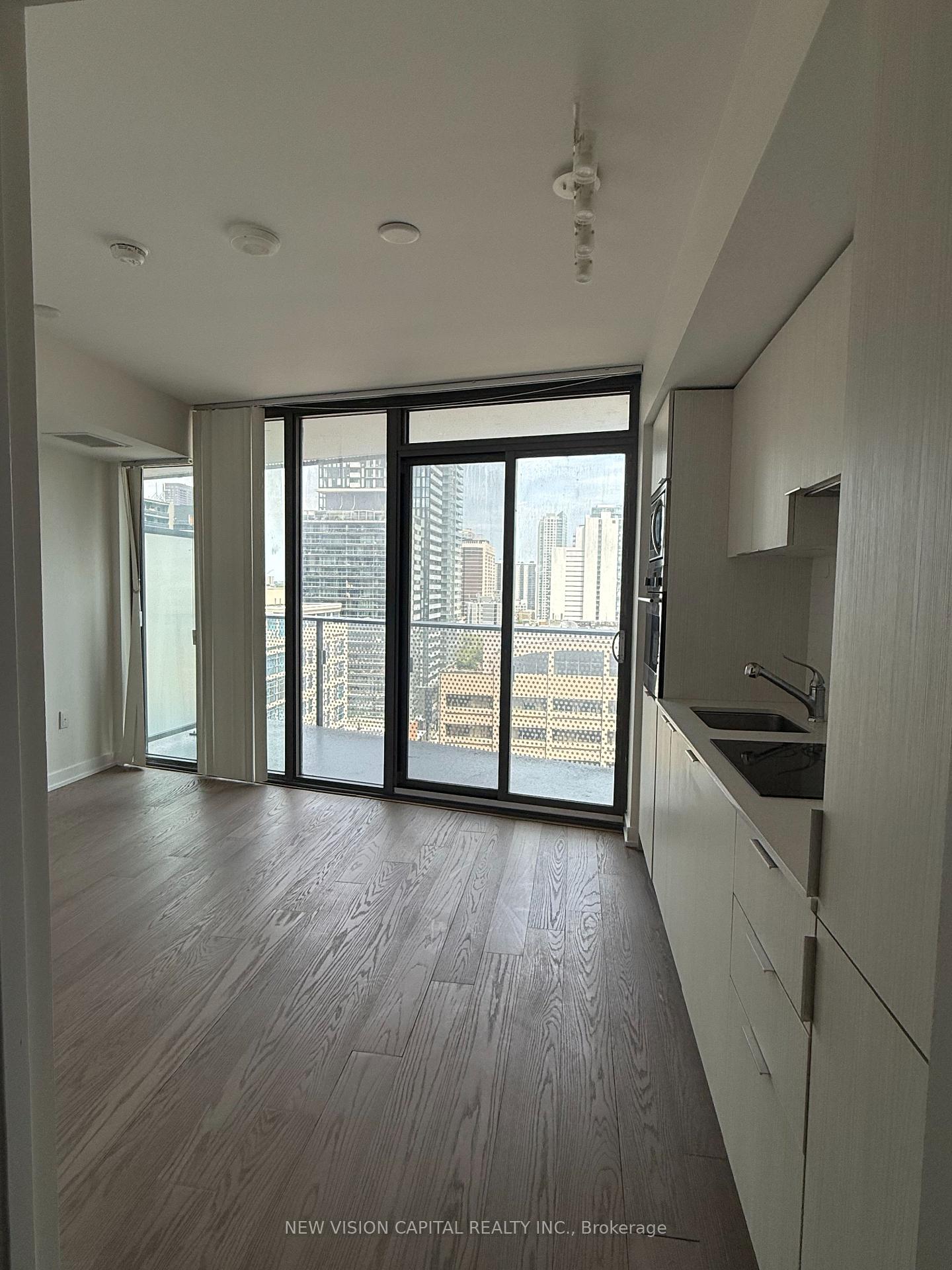 1 Bedroom Condo at 11 Wellesley, Toronto For sale