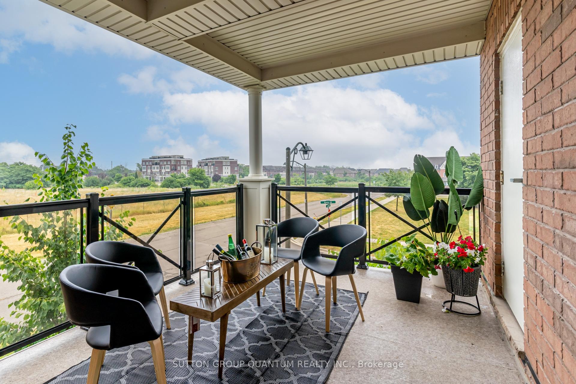 2 Bedrooms Condo at 275 Roxton, Oakville For sale