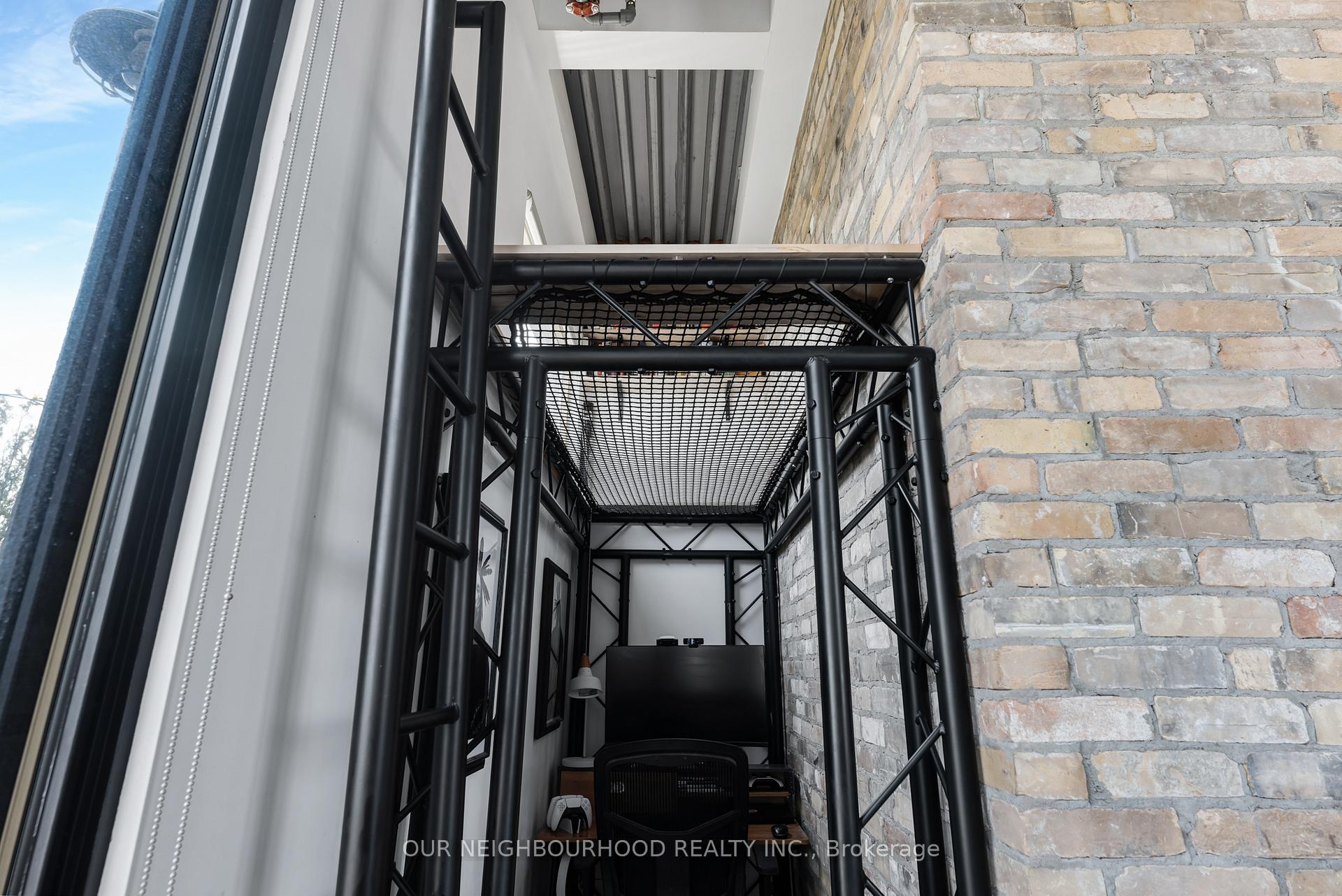 2 Bedrooms Condo at 736 Dundas, Toronto For sale