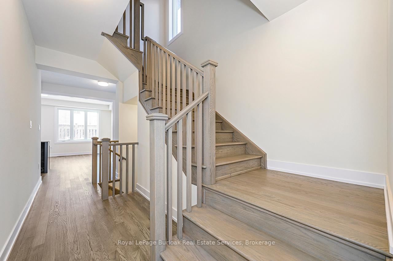 4 Bedrooms Condo at 2184 Postmaster,  Oakville For sale