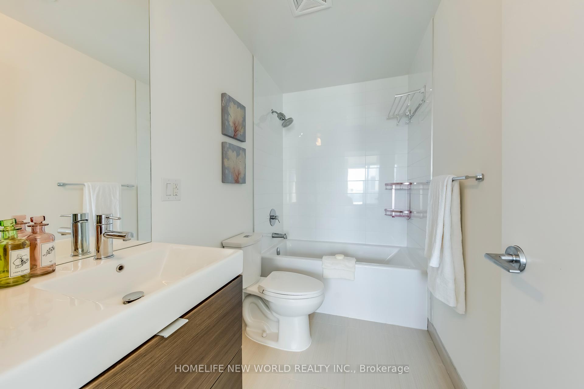3 Bedrooms Condo at 62 Forest Manor, Toronto For sale