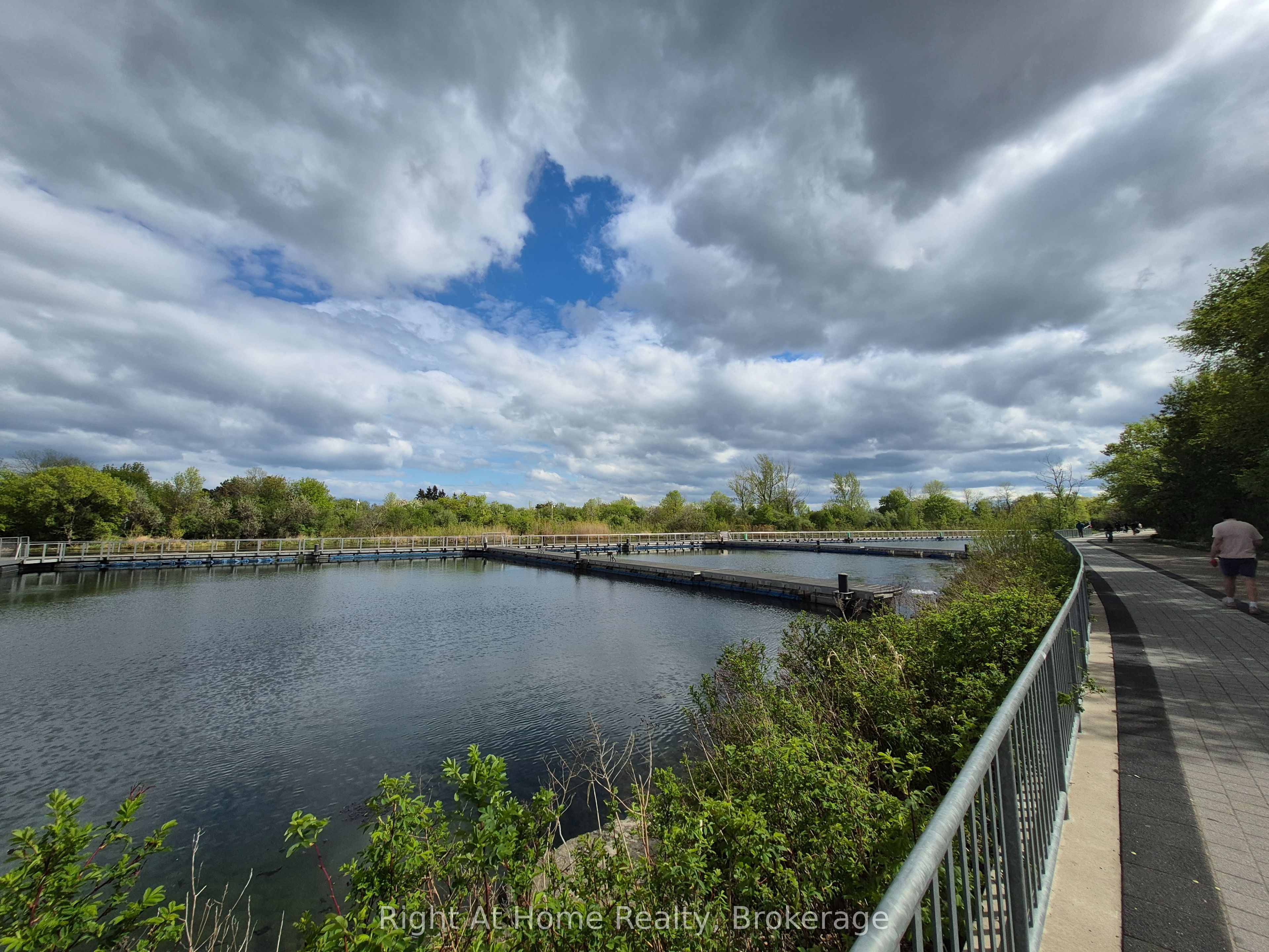 20 Shore Breeze Drive, #310