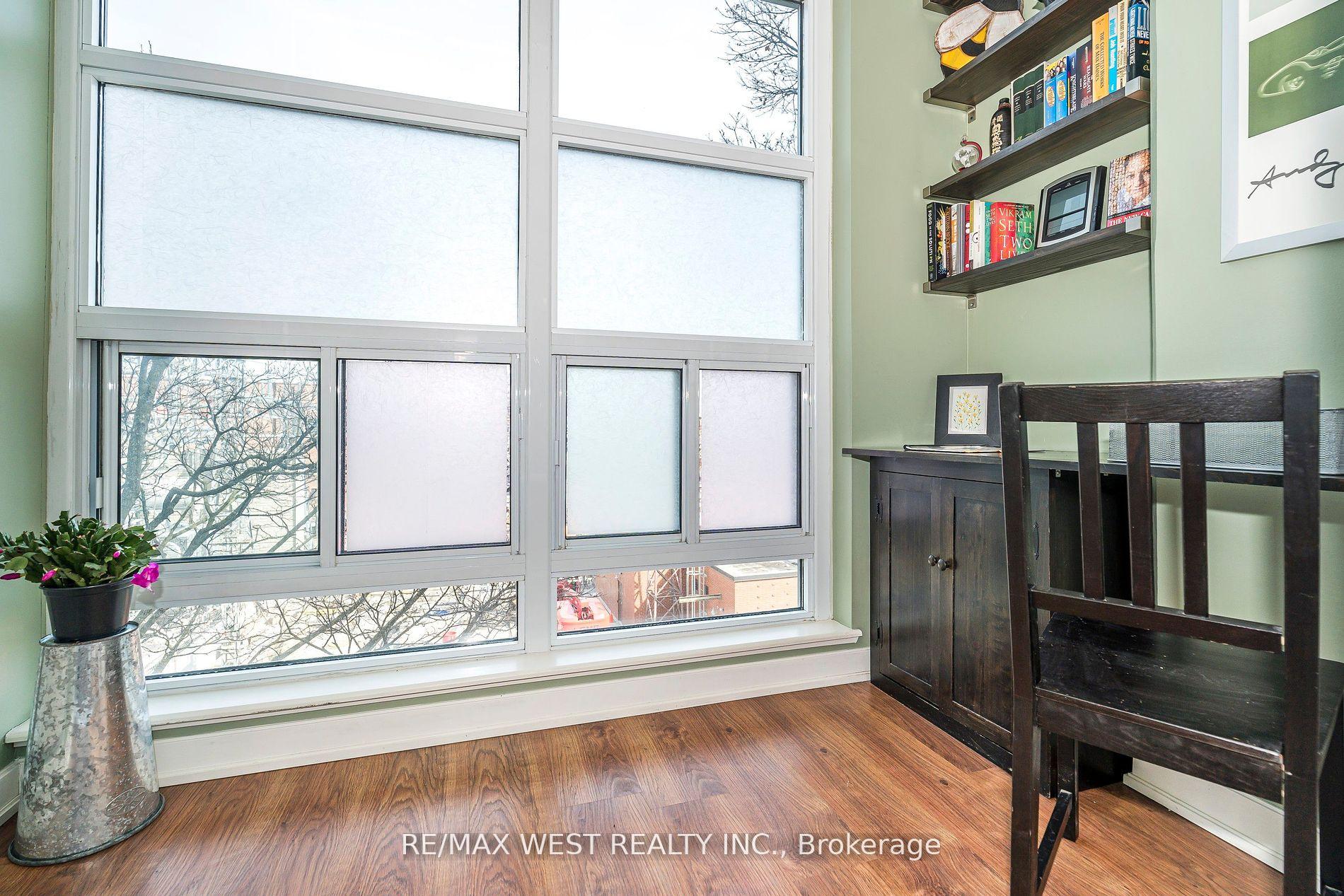 2 Bedrooms Condo at 380 Macpherson, Toronto For sale
