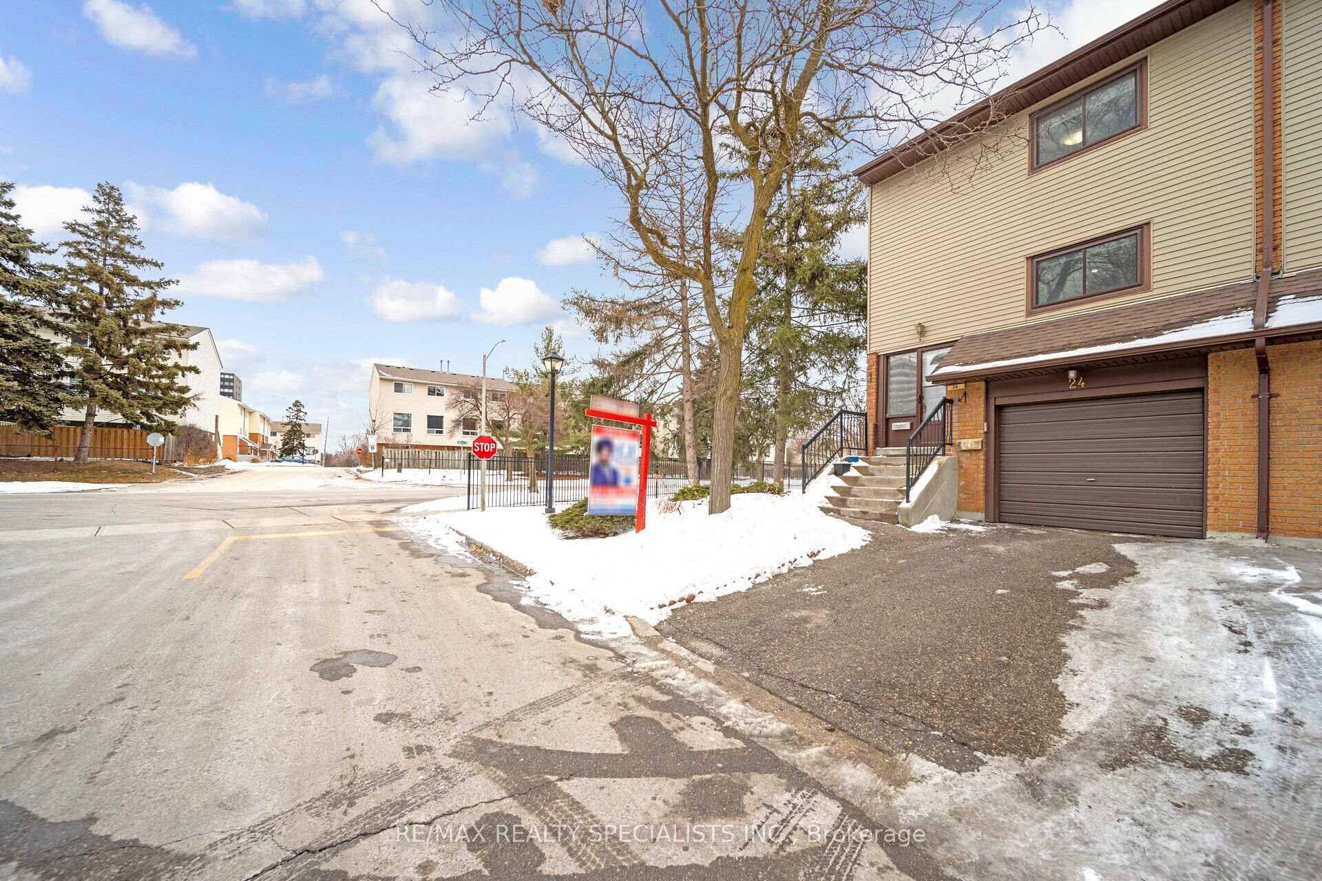 24 Carleton Place, Brampton, ON L6T 3Z4