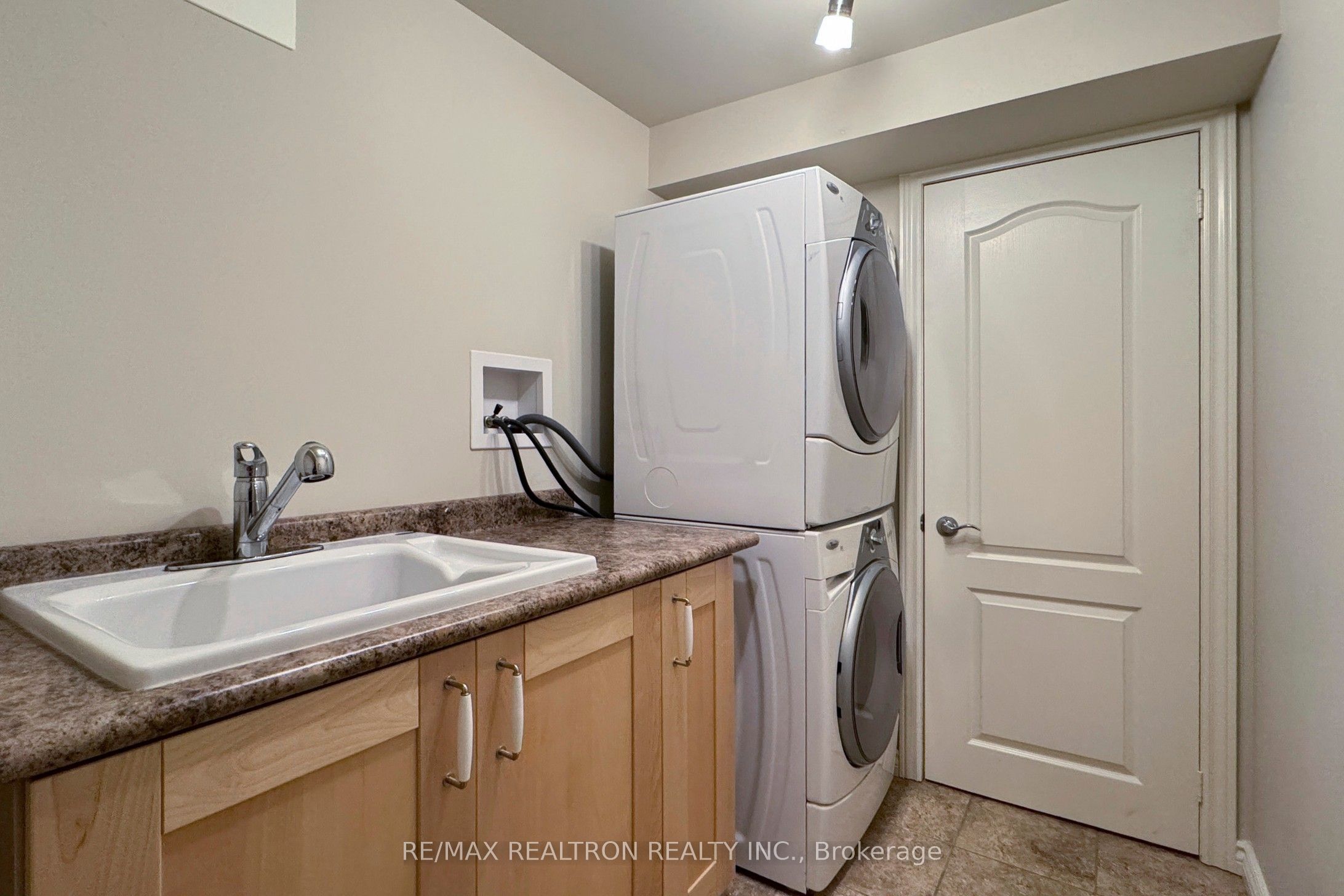 83 Gamble Glen Crescent