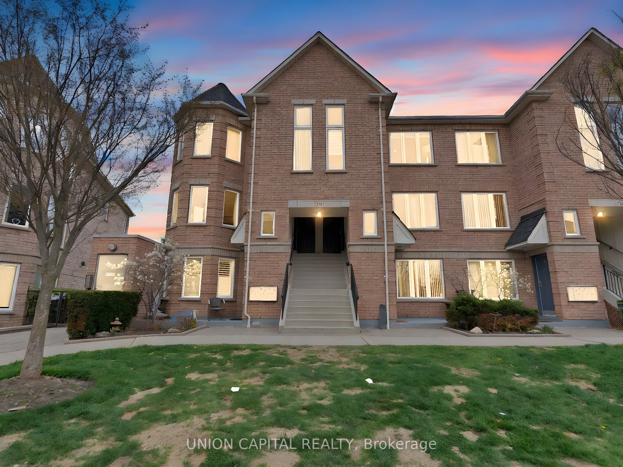 72 Aerodrome Crescent, #302