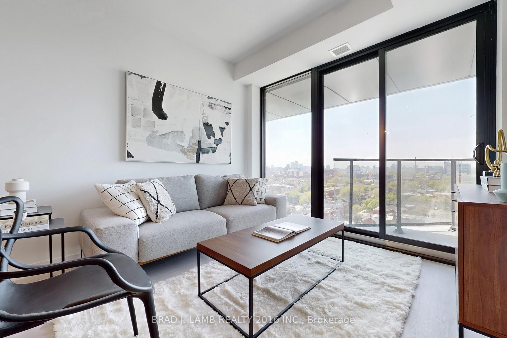 2 Bedrooms Condo at 195 McCaul, Toronto For sale