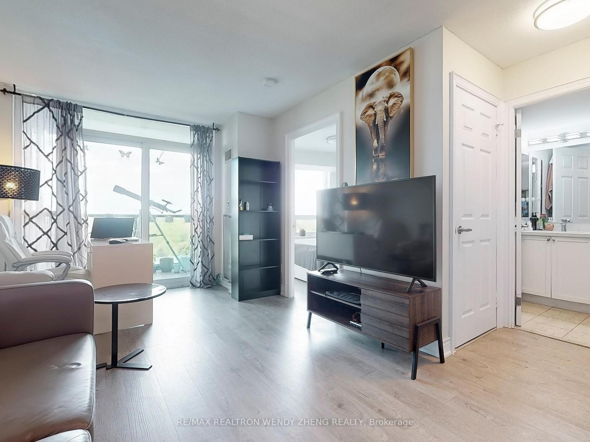 1 Bedroom Condo at 15 Greenview, Toronto For sale