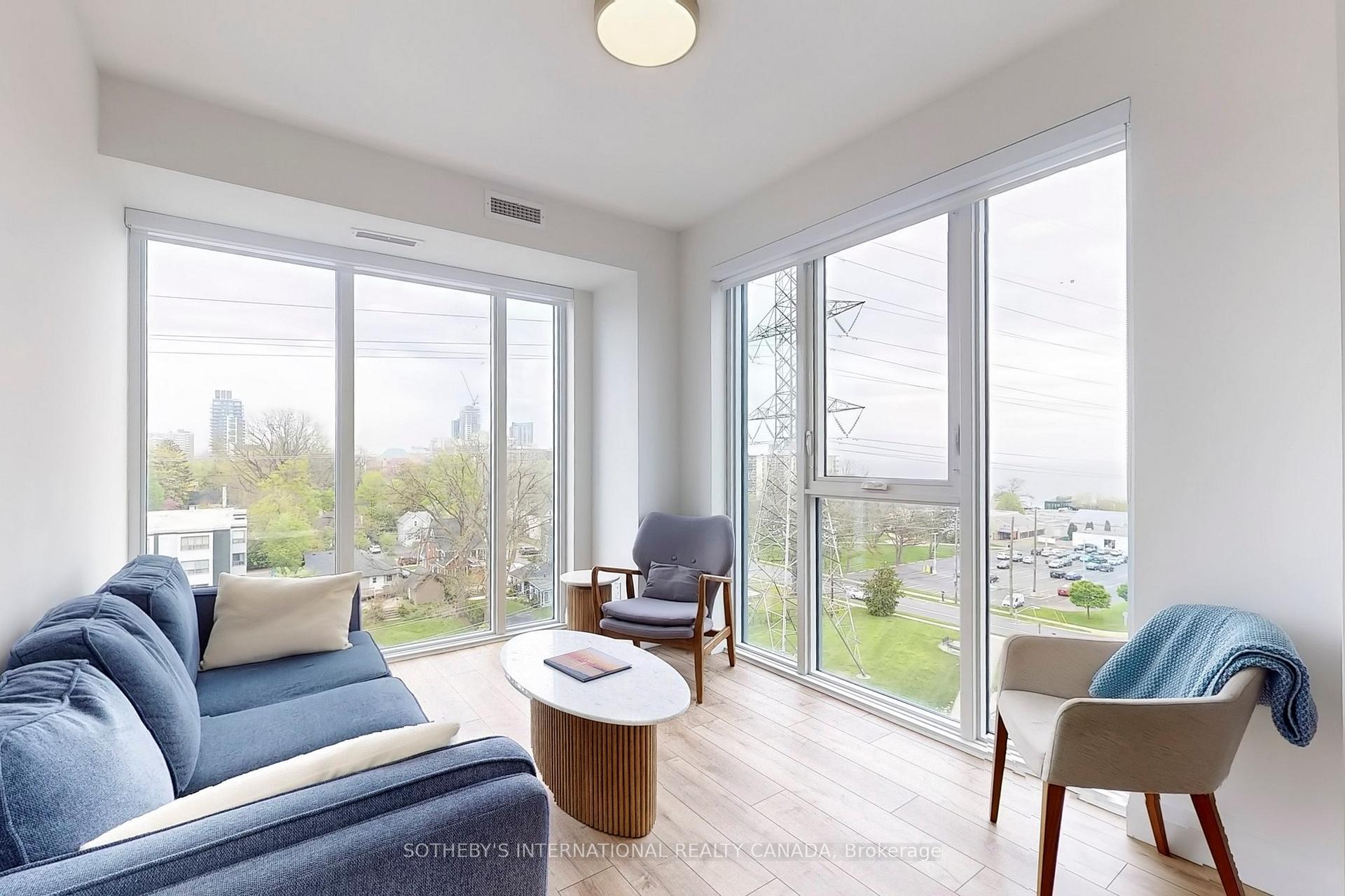 2 Bedrooms Condo at 500 Brock, Burlington For sale
