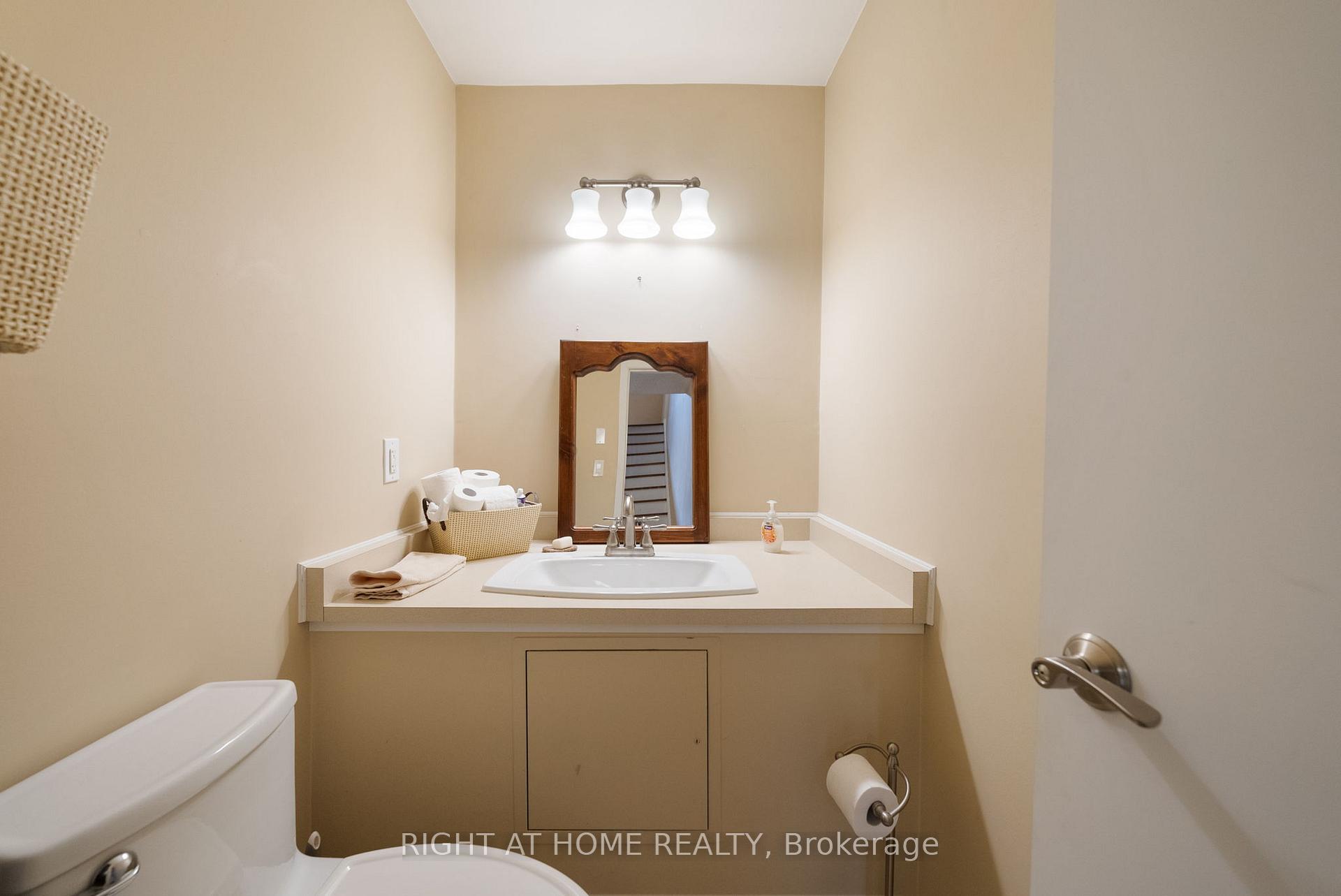 3 Bedrooms Condo at 121 Centennial, Toronto For sale