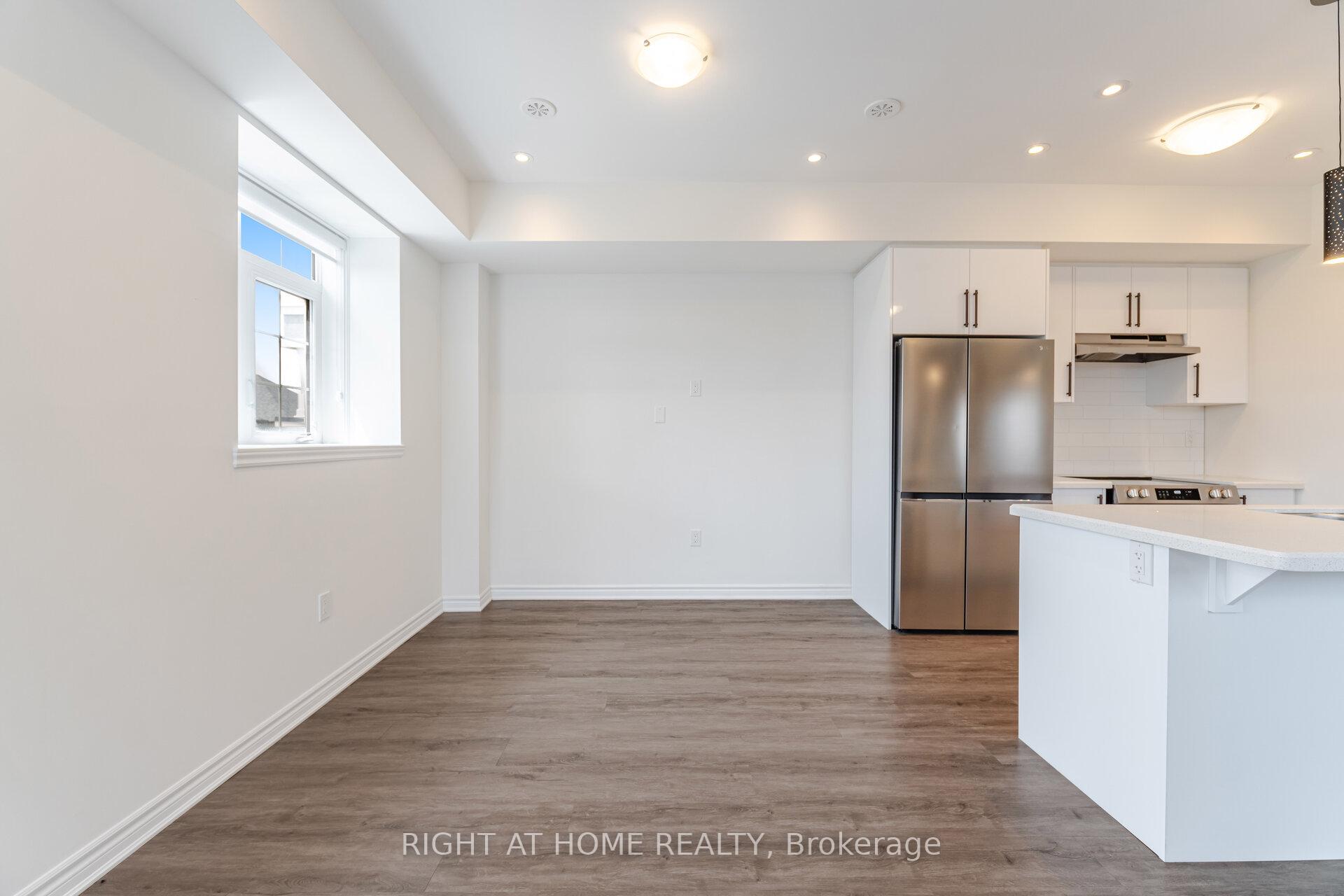 2 Bedrooms Condo at 305 Garner, Hamilton For sale