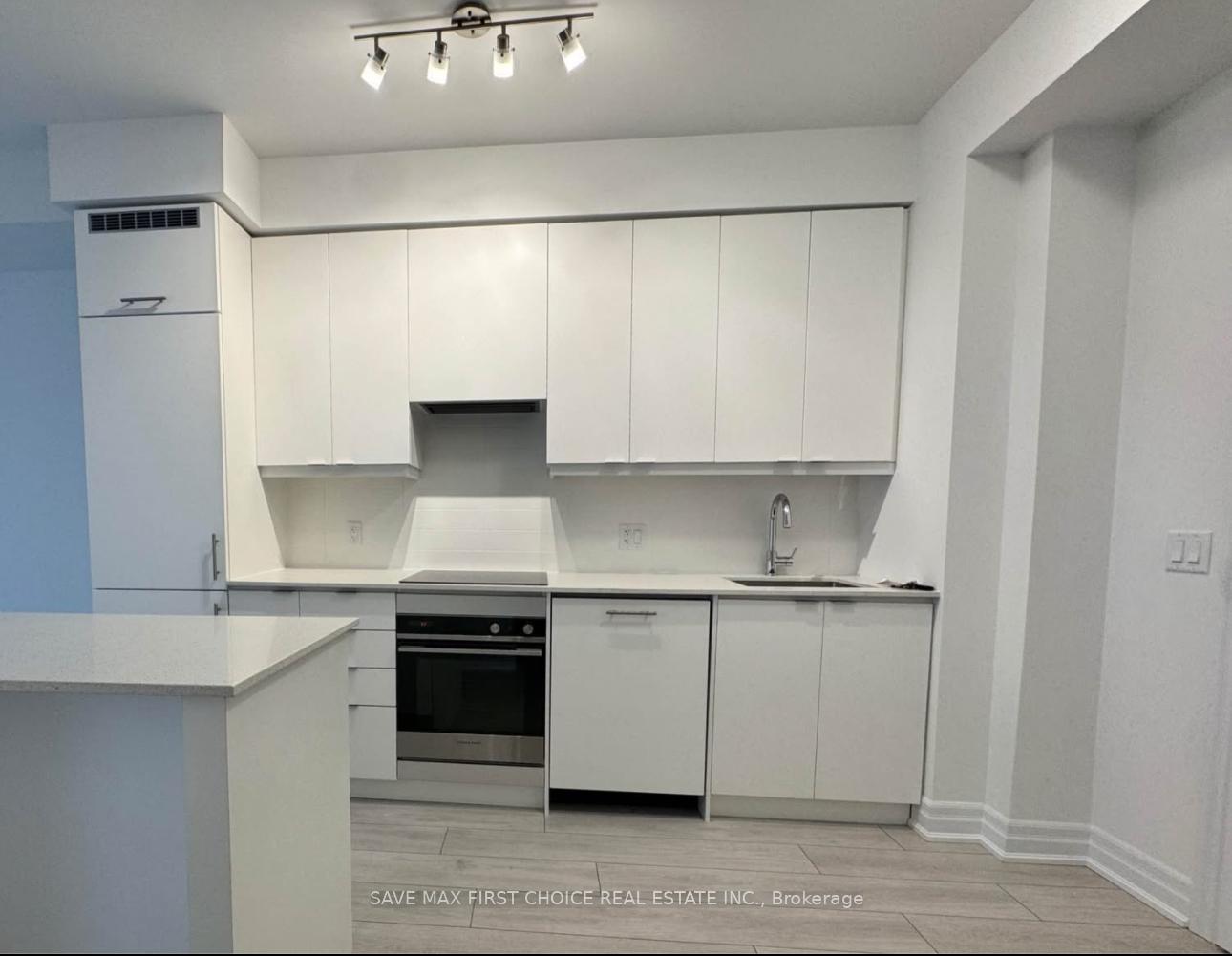 1 Bedroom Condo at 30 Elm,  Mississauga For sale