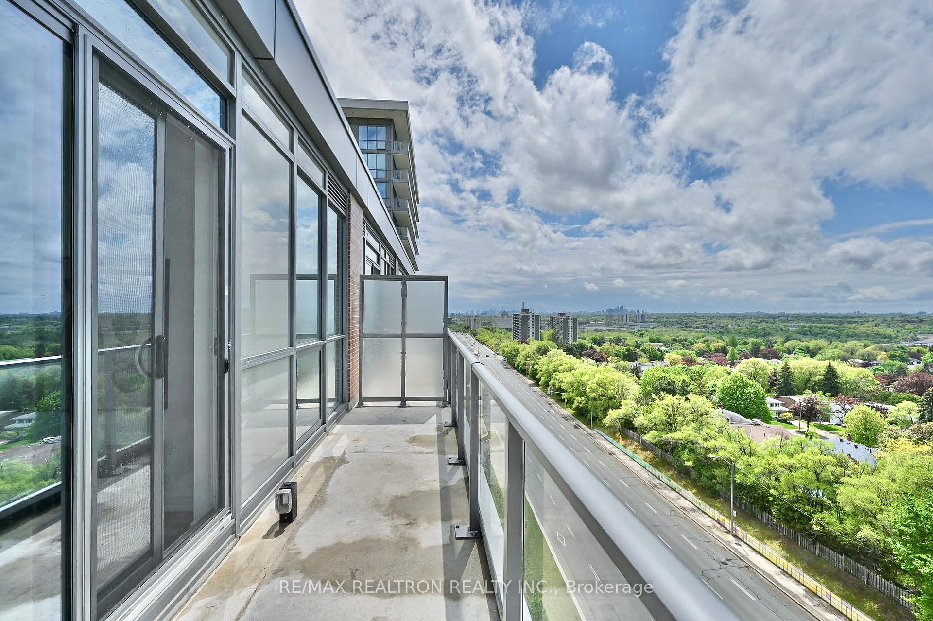 2 Bedrooms Condo at 36 Forest Manor, Toronto For sale