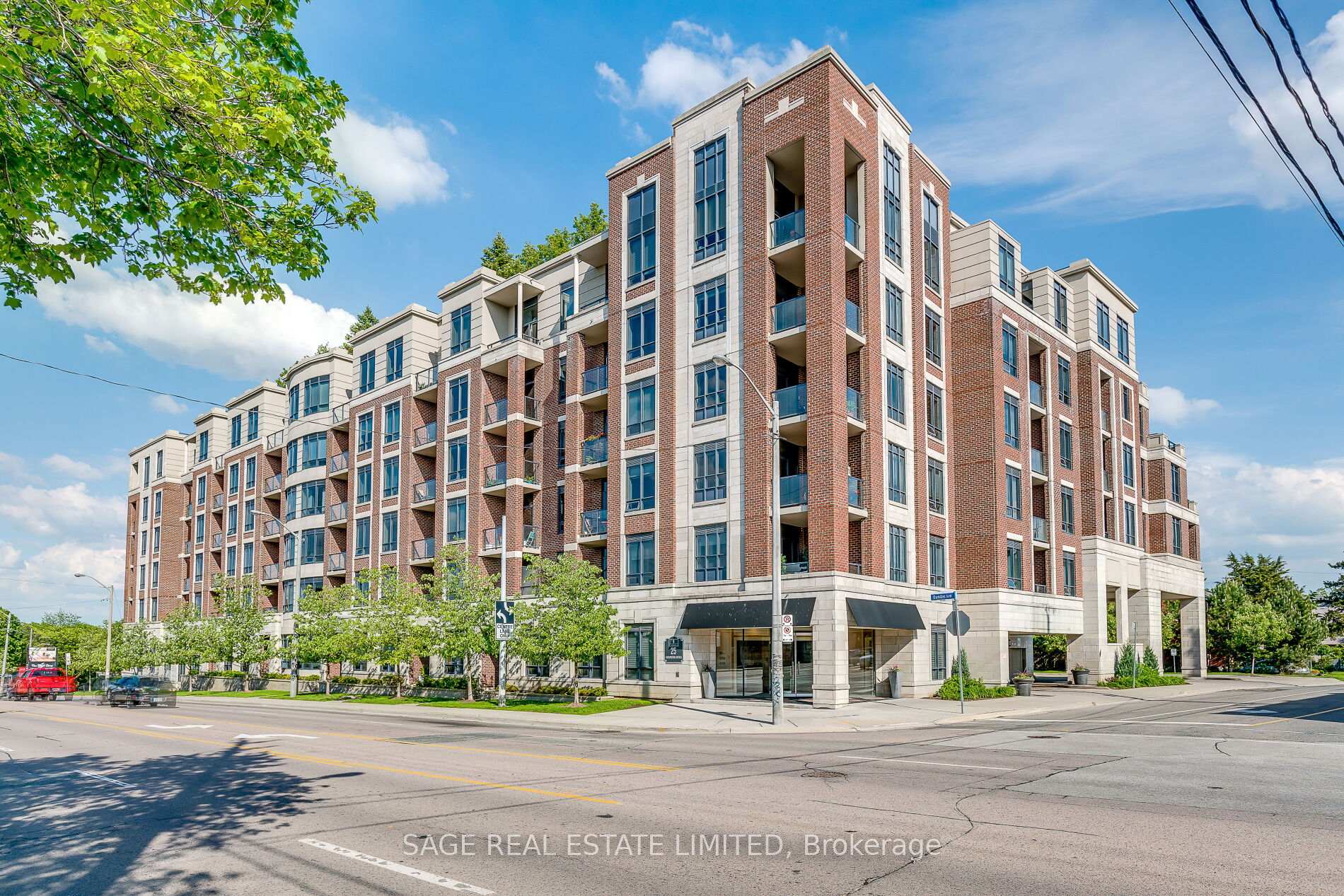 2 Bedrooms Condo at 25 Earlington, Toronto For sale
