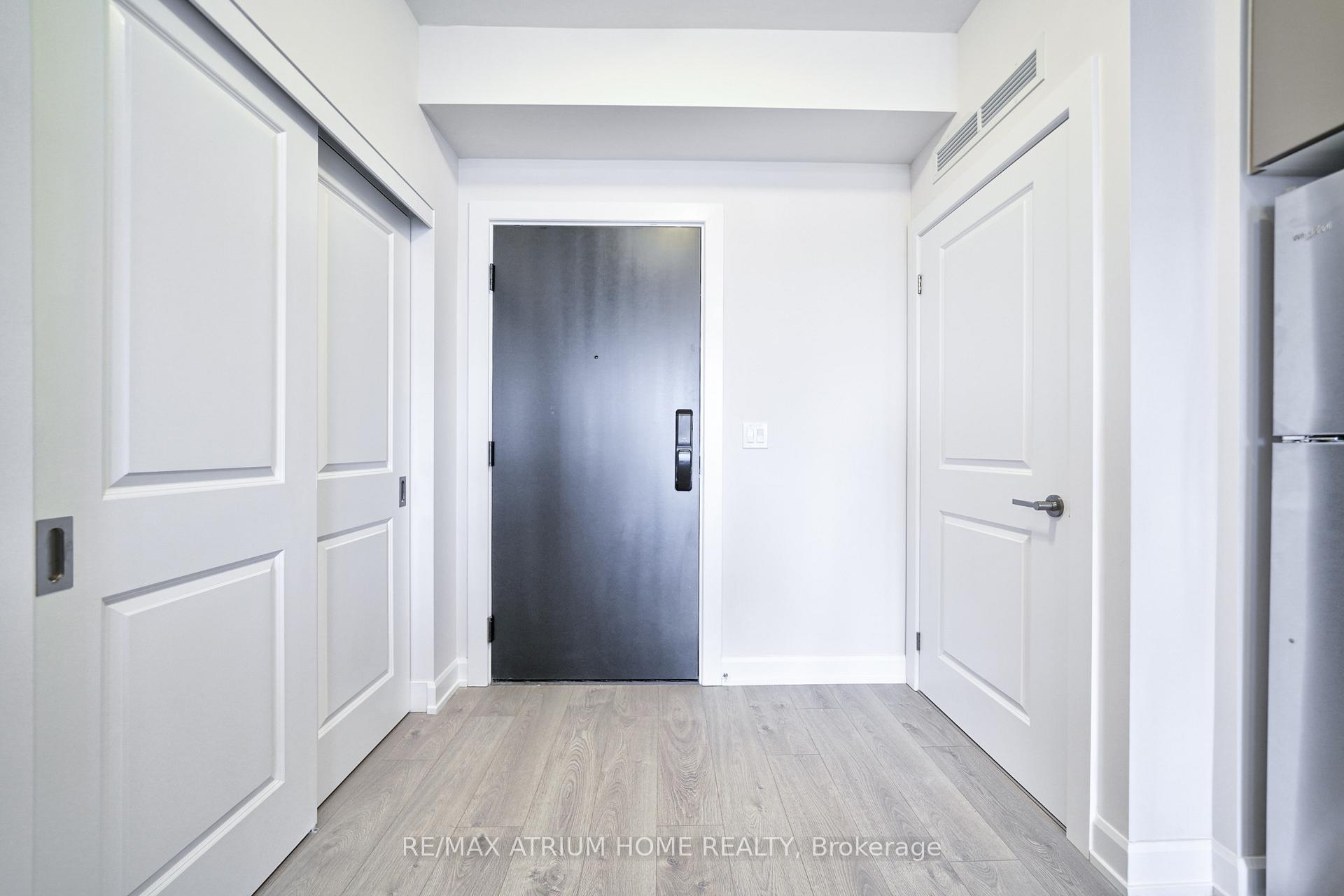2 Bedrooms Condo at 3200 William Coltson,  Oakville For sale