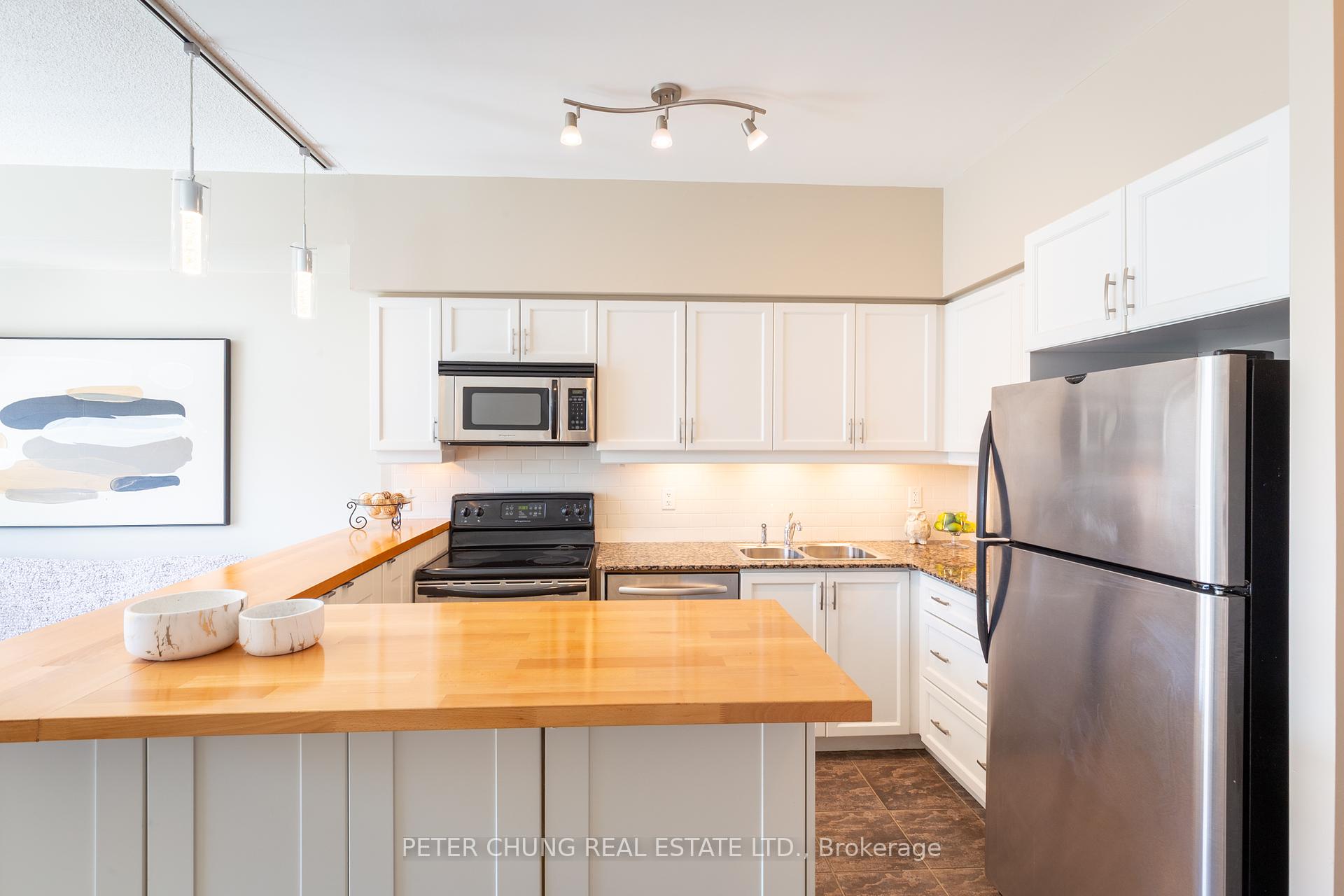 2 Bedrooms Condo at 601 Kingston,  Toronto For sale