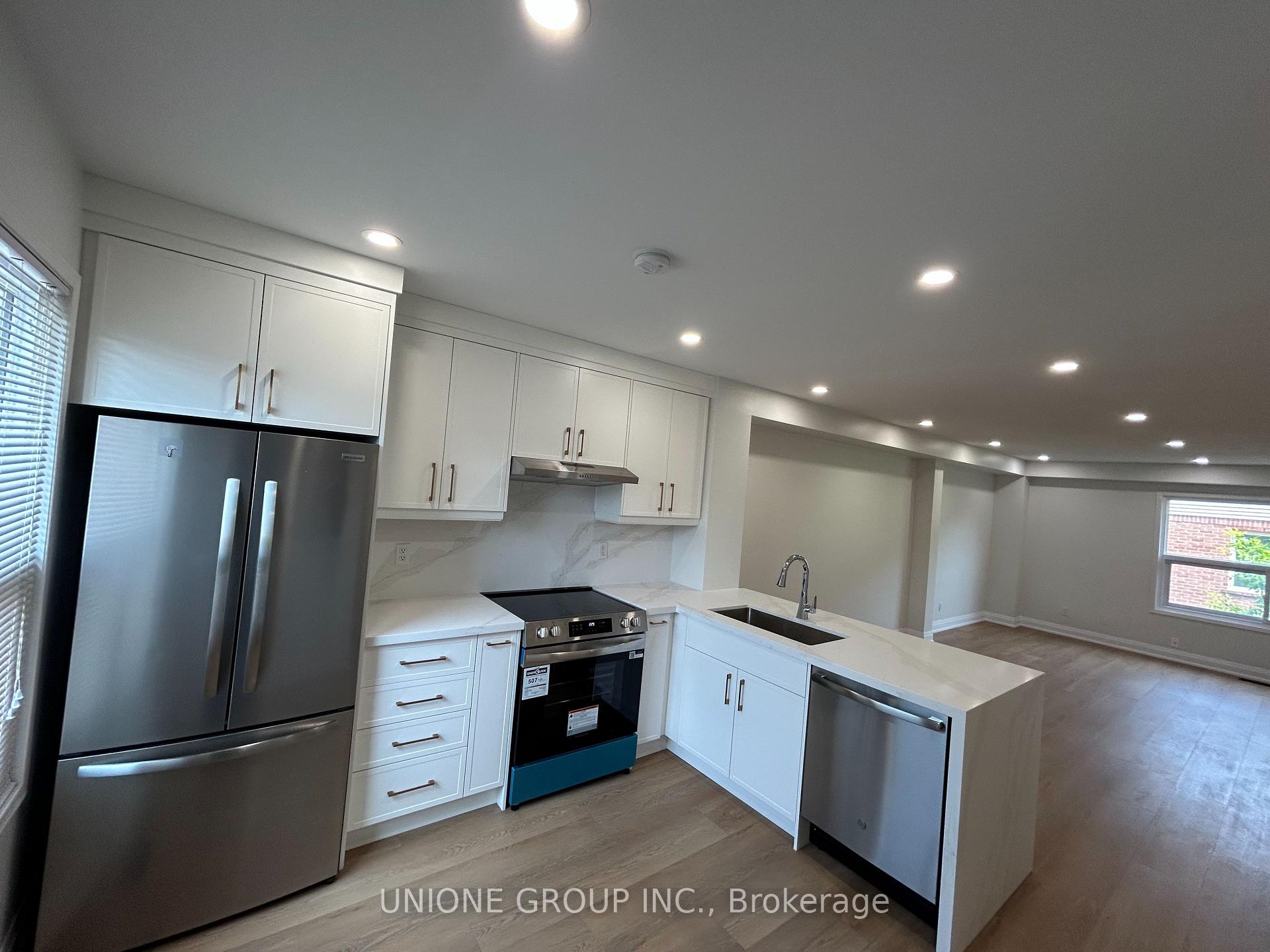 3 Bedrooms Condo at 1570 Reeves, Oakville For sale