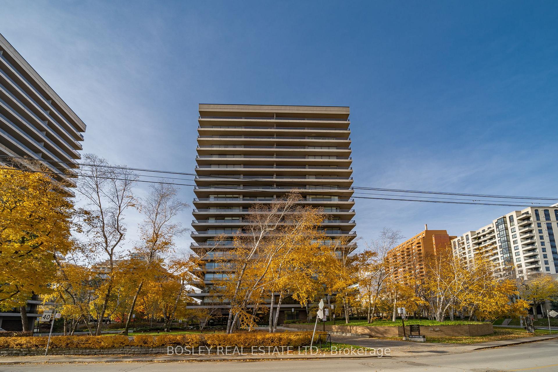 2 Bedrooms Condo at 20 Avoca, Toronto For sale