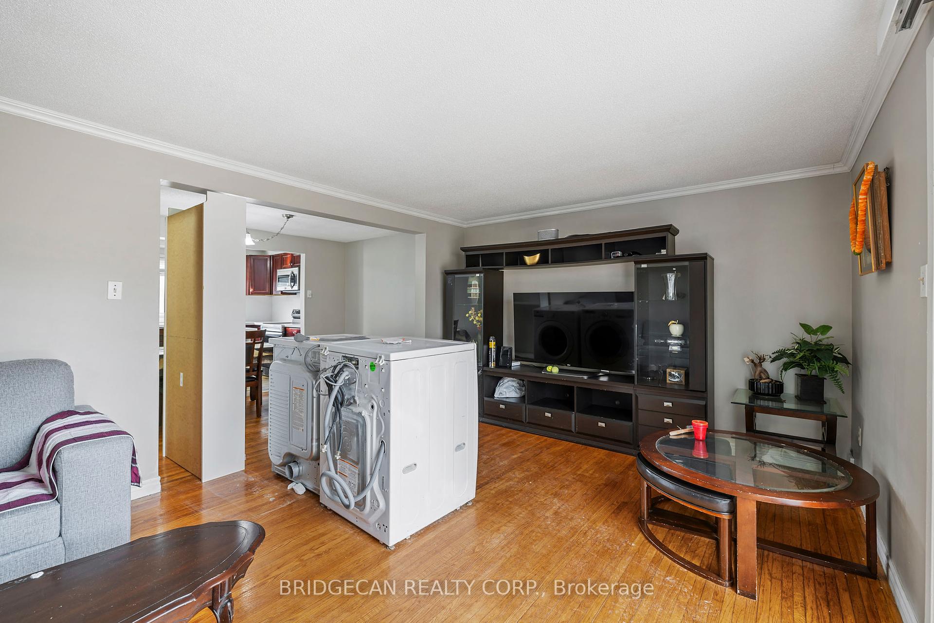 3 Bedrooms Condo at 151 Gateshead,  Hamilton For sale