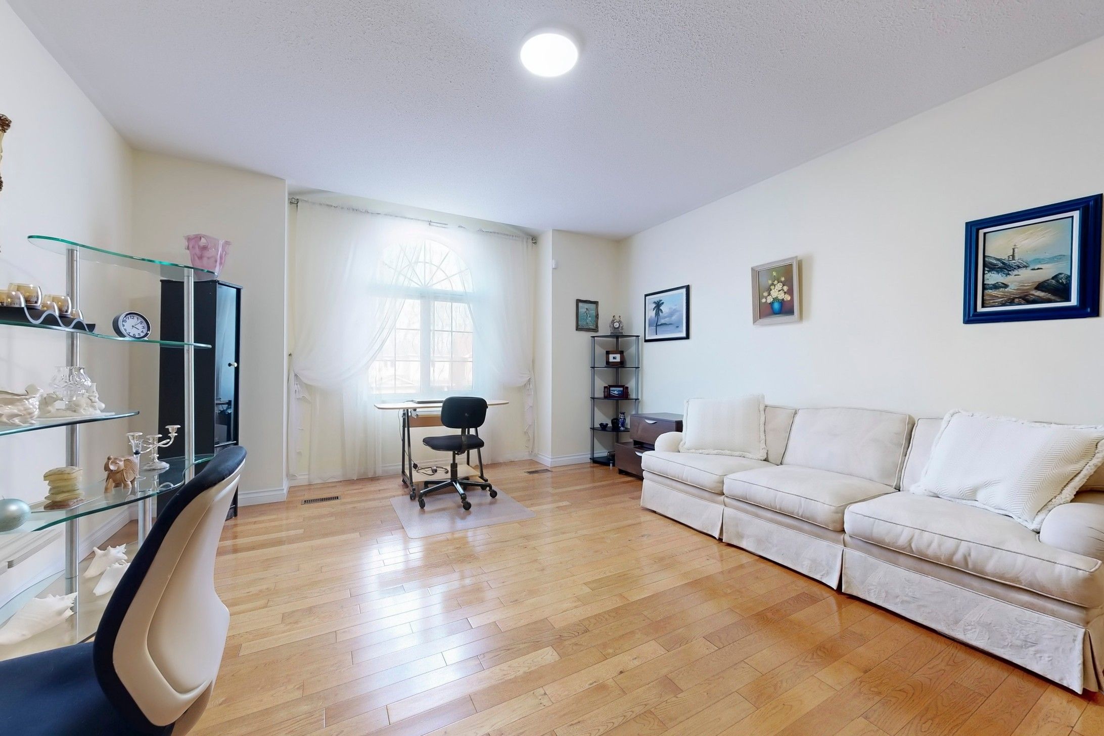 84 Piperbrook Crescent