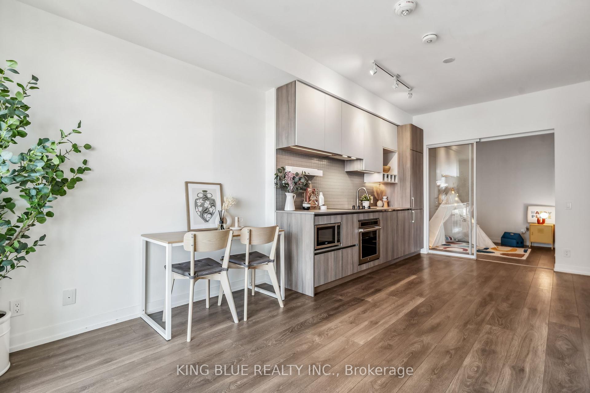 2 Bedrooms Condo at 950 Portage,  Vaughan For sale