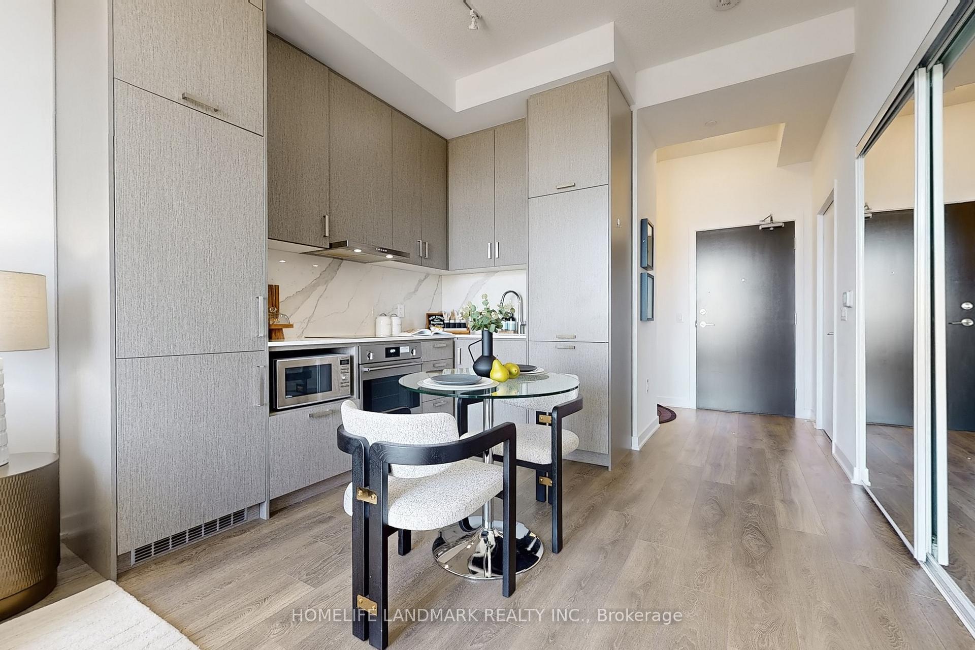 2 Bedrooms Condo at 60 Honeycrisp, Vaughan For sale